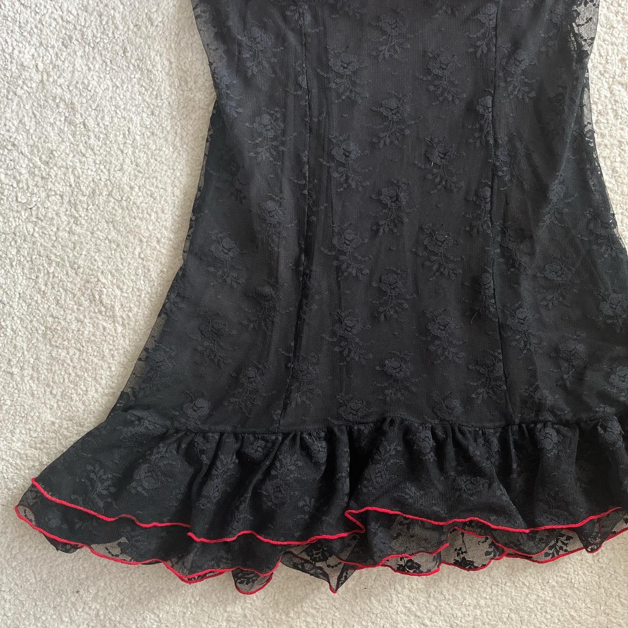 Women's Black and Red Top | Depop