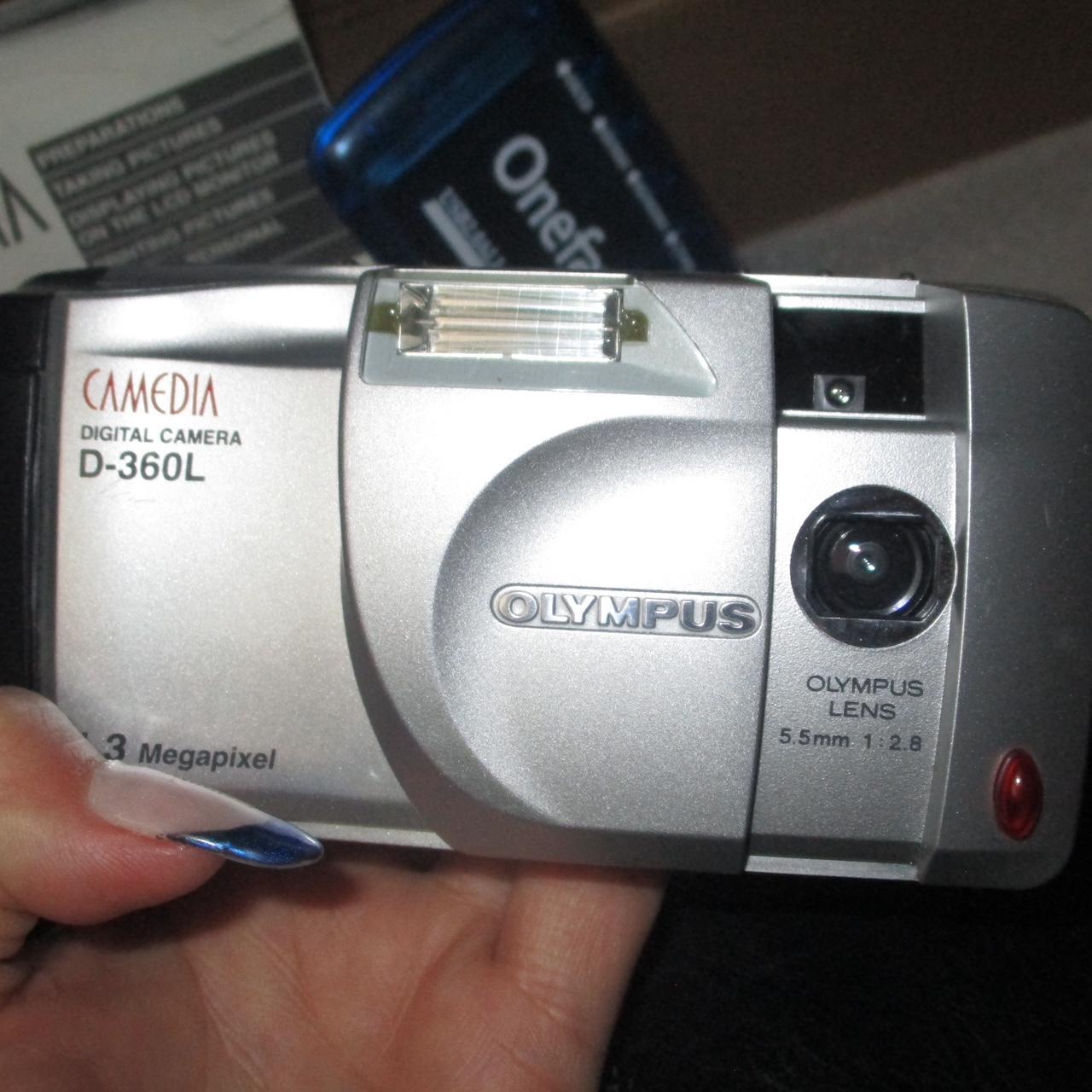 Olympus Camedia digital camera D360L. Works great... Depop