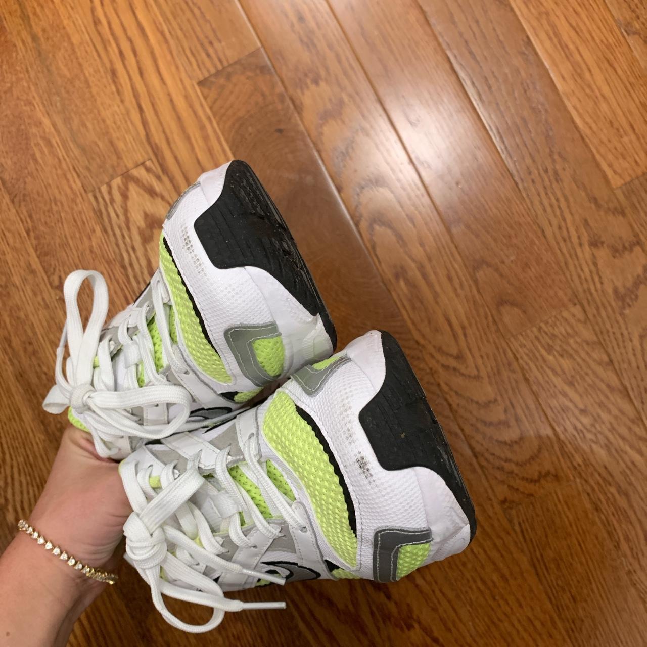 womens nike trainers green