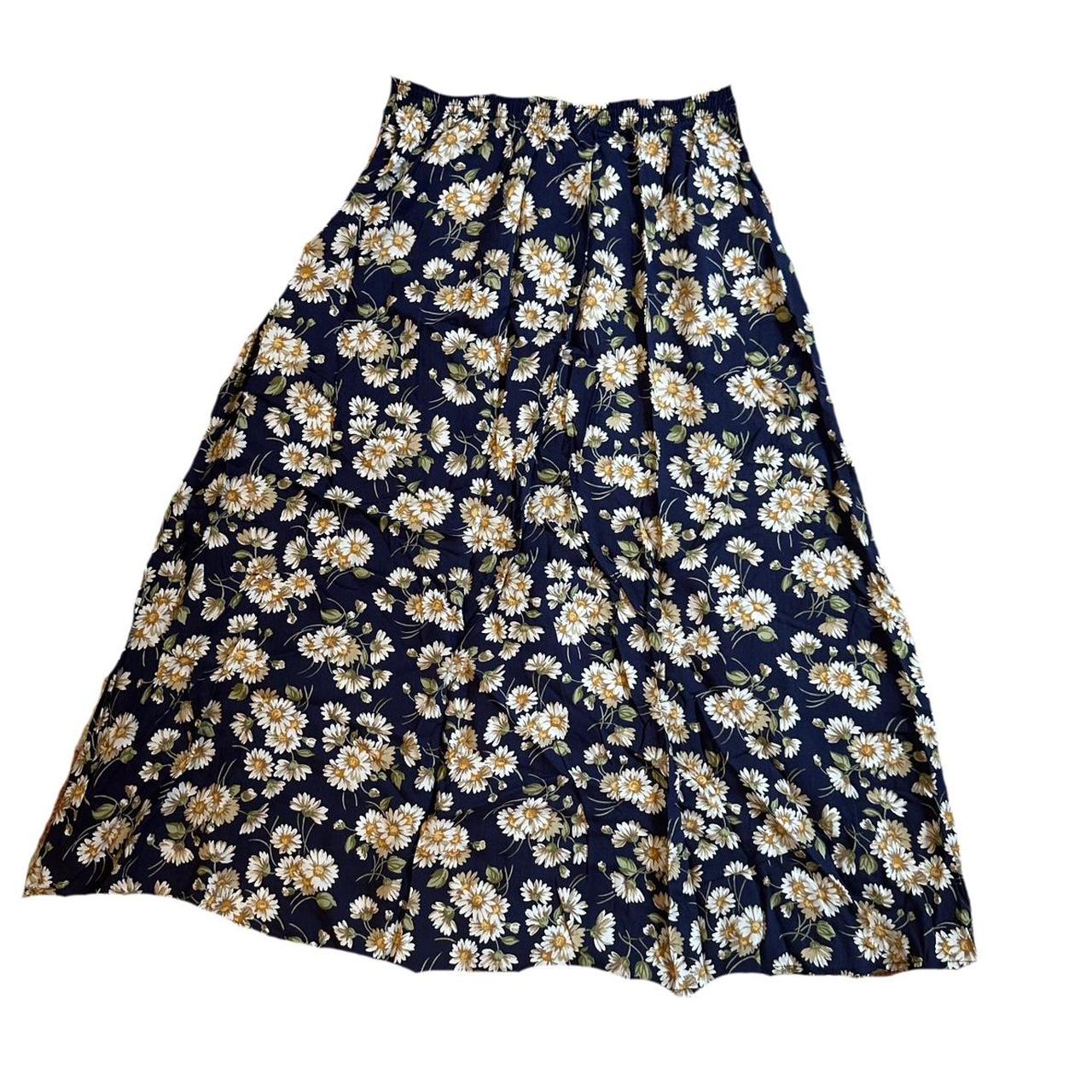 Vintage 220 Hickory Daisy Skirt Condition:... - Depop