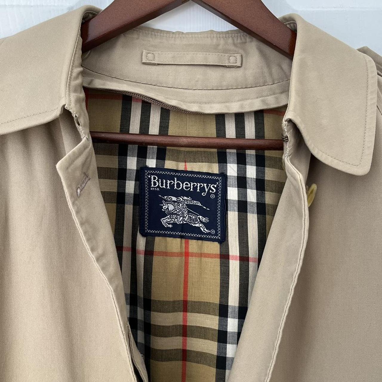Burberry Women's Tan Coat (3)