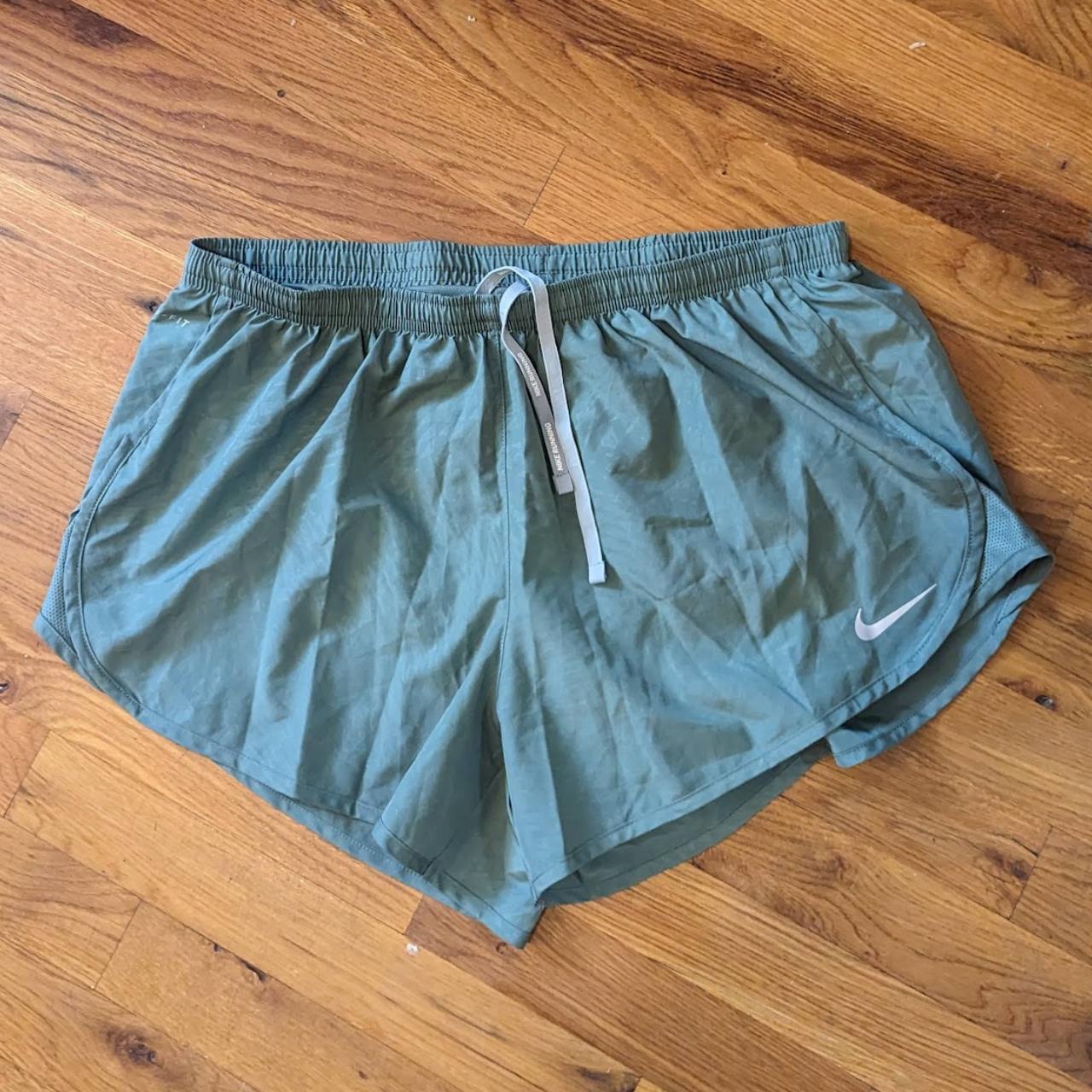 Olive green nike outlet shorts womens