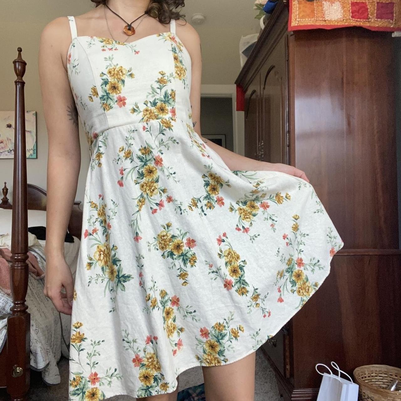 Old navy white outlet floral dress