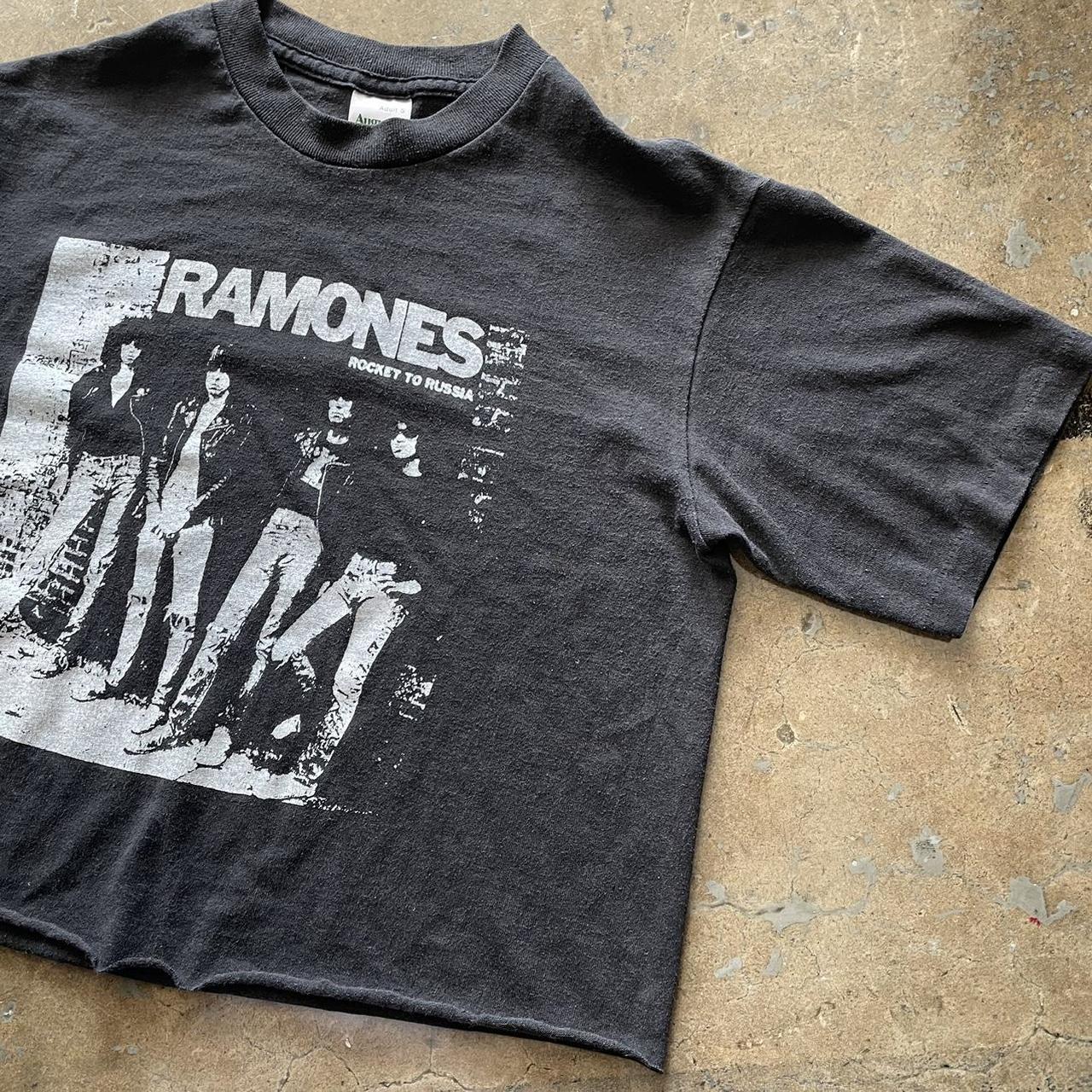 Worn By Ramones T-shirt Rocket to Russia white