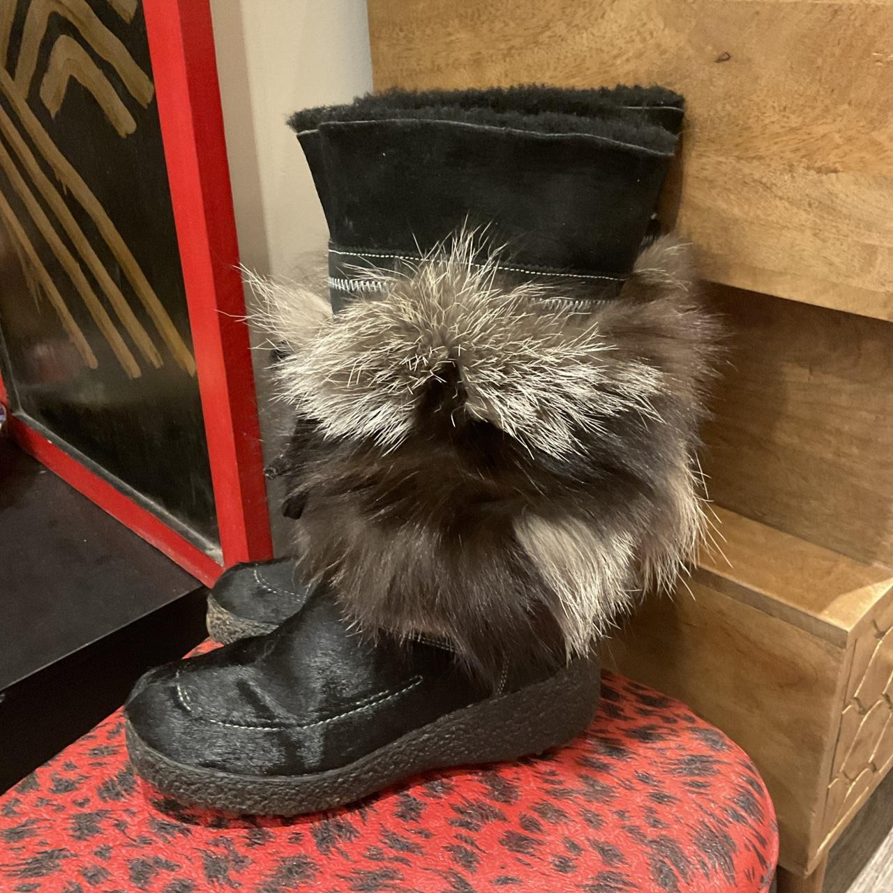 sneaker boot with fur