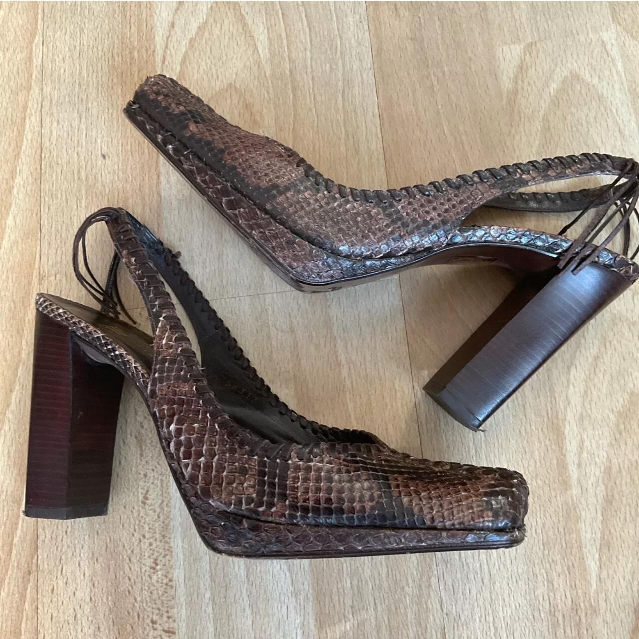 item listed by violetsandroses