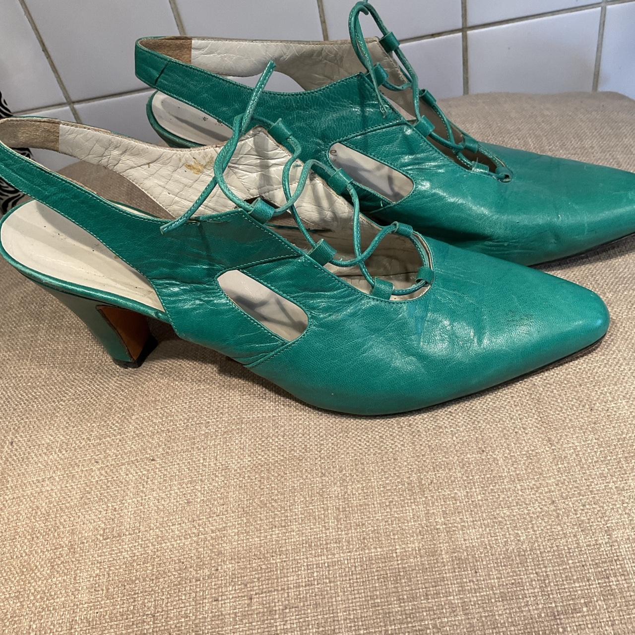 item listed by violetsandroses