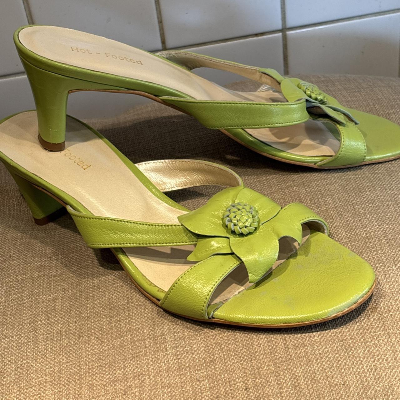 item listed by violetsandroses