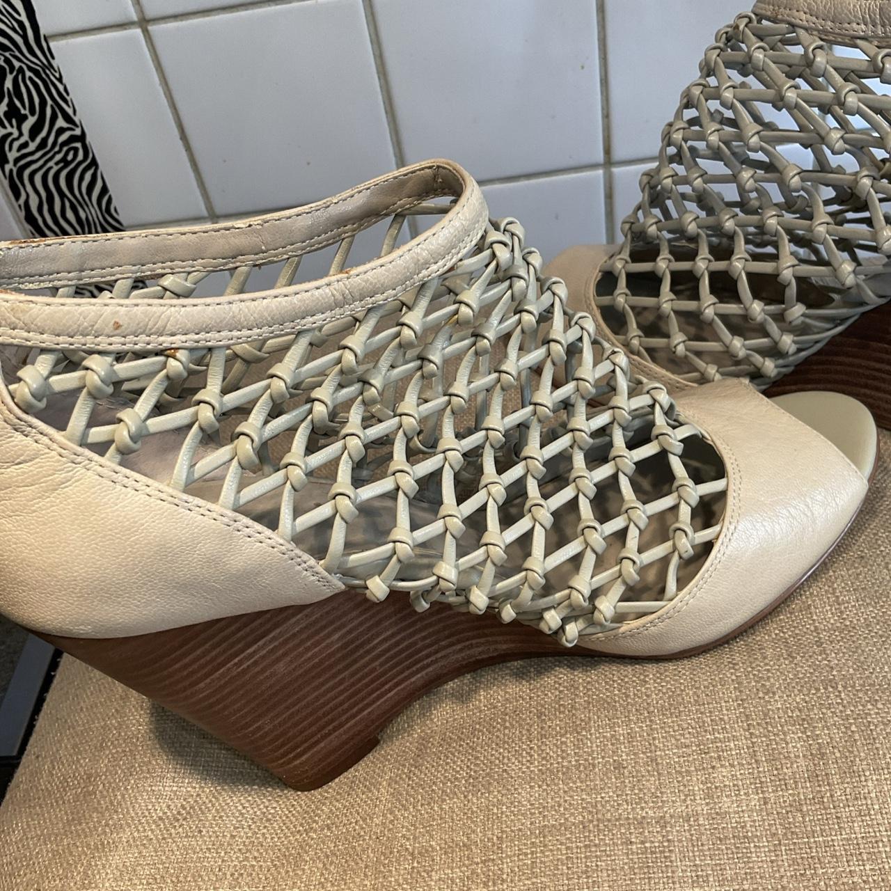 item listed by violetsandroses
