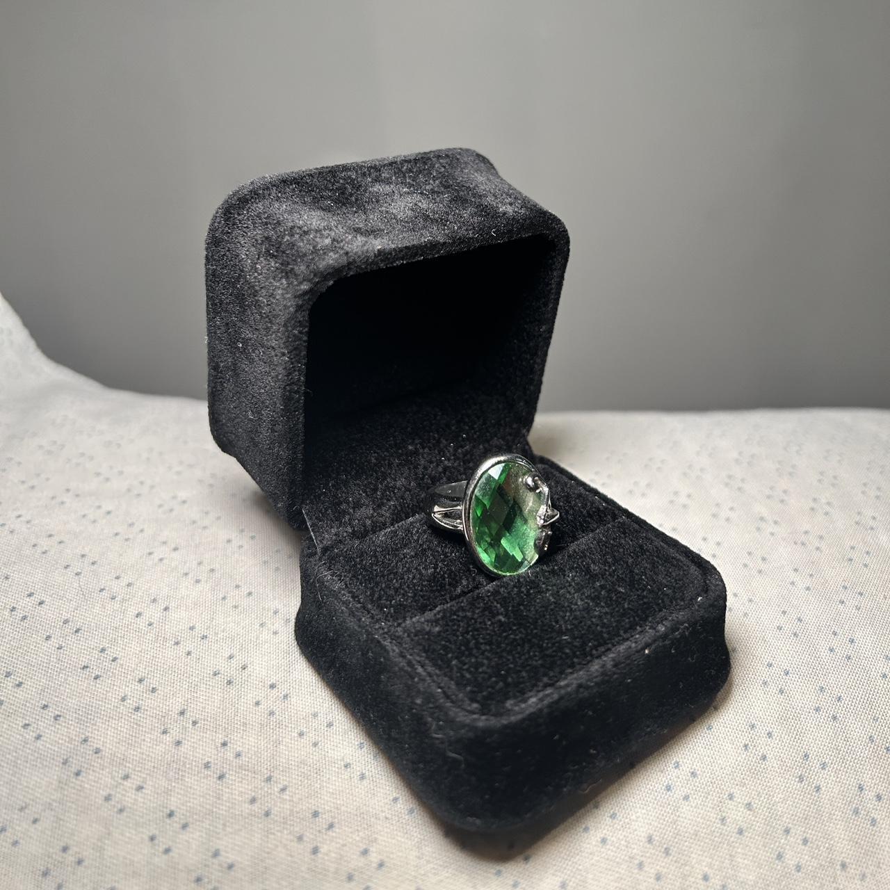 item listed by shopsaleena