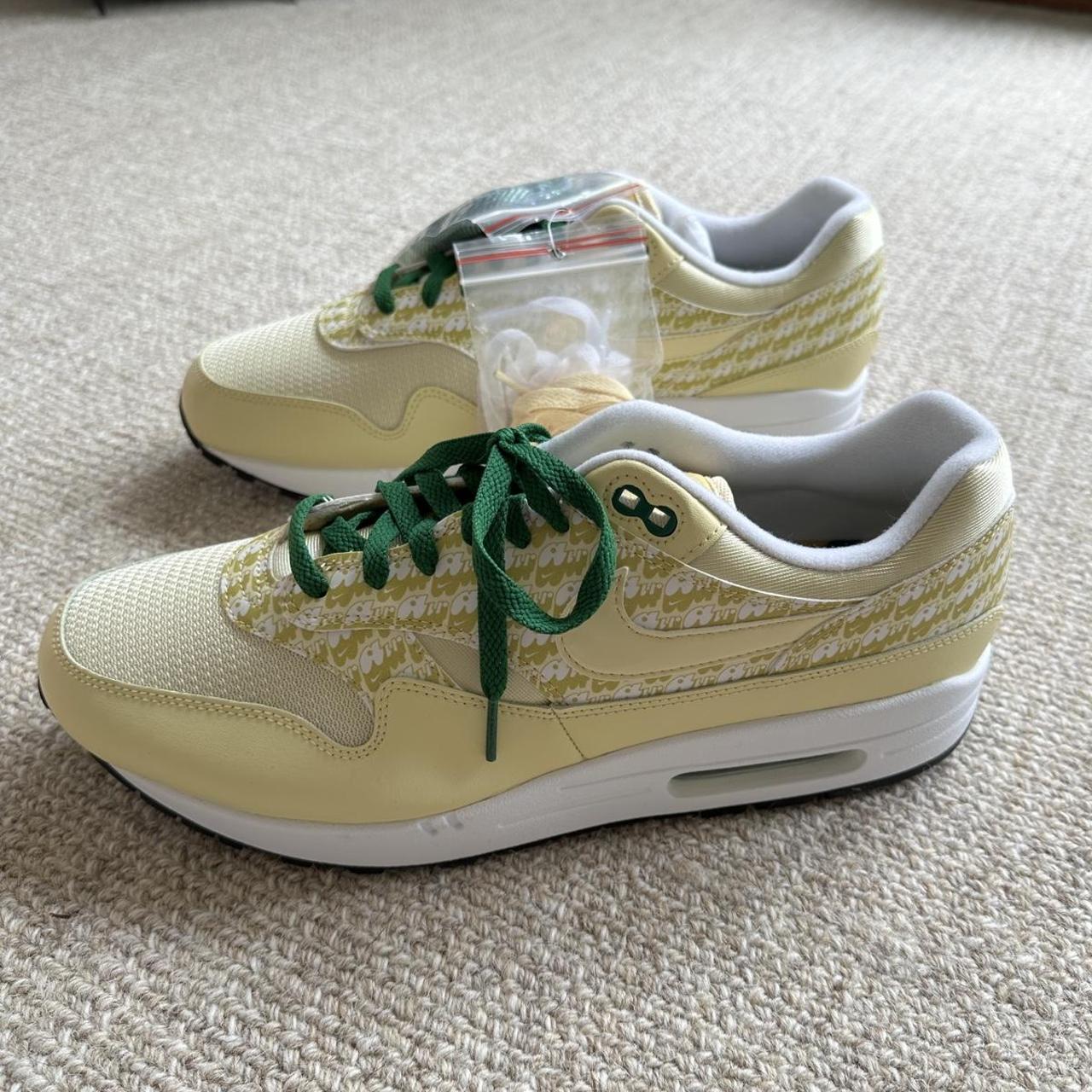 mens nike yellow trainers