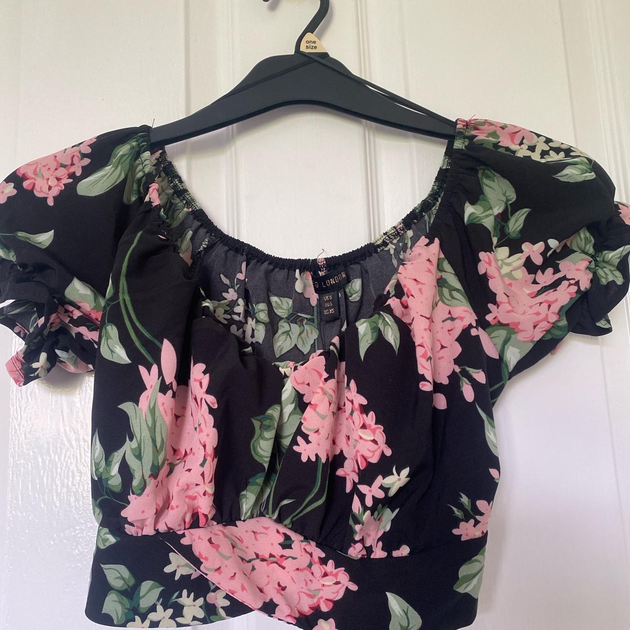 Floral crop top, brand new, size S, tie can be done... - Depop