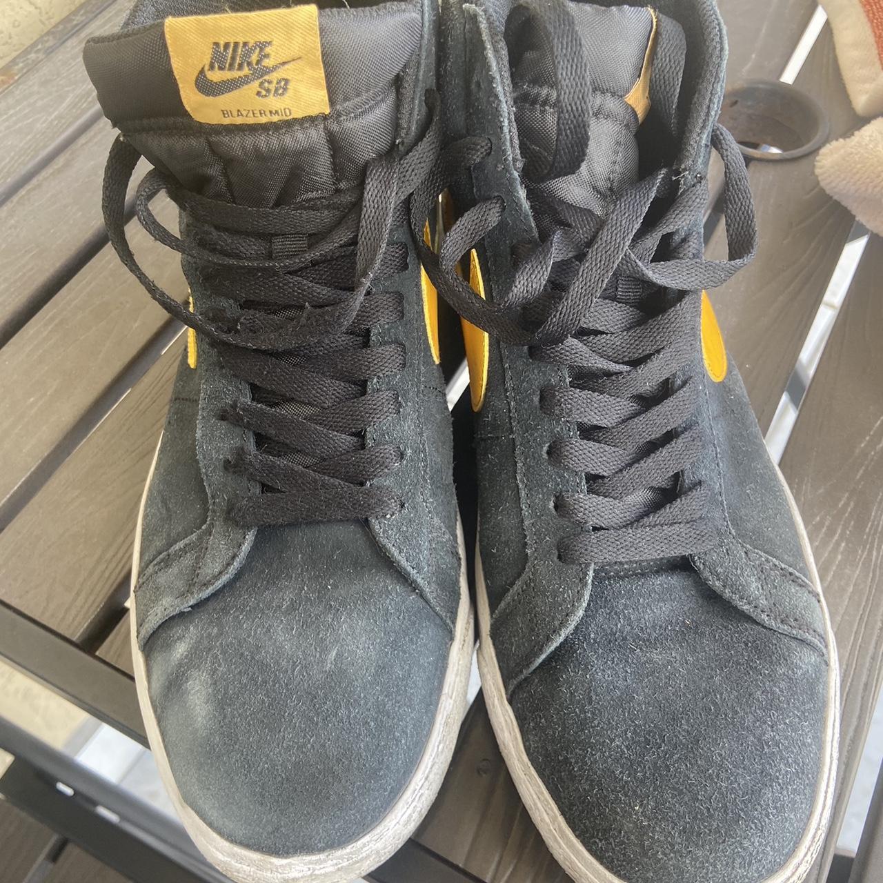 mens nike yellow trainers