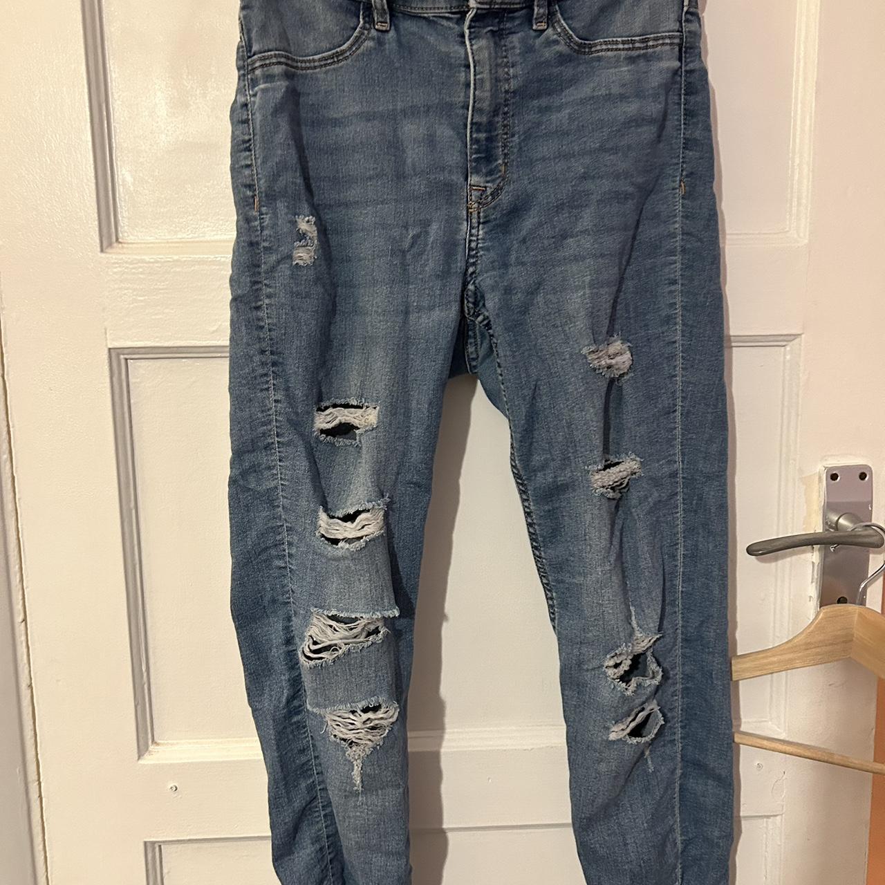 🫶H&M skinny ripped jeans 🫶Well loved but loads of... - Depop