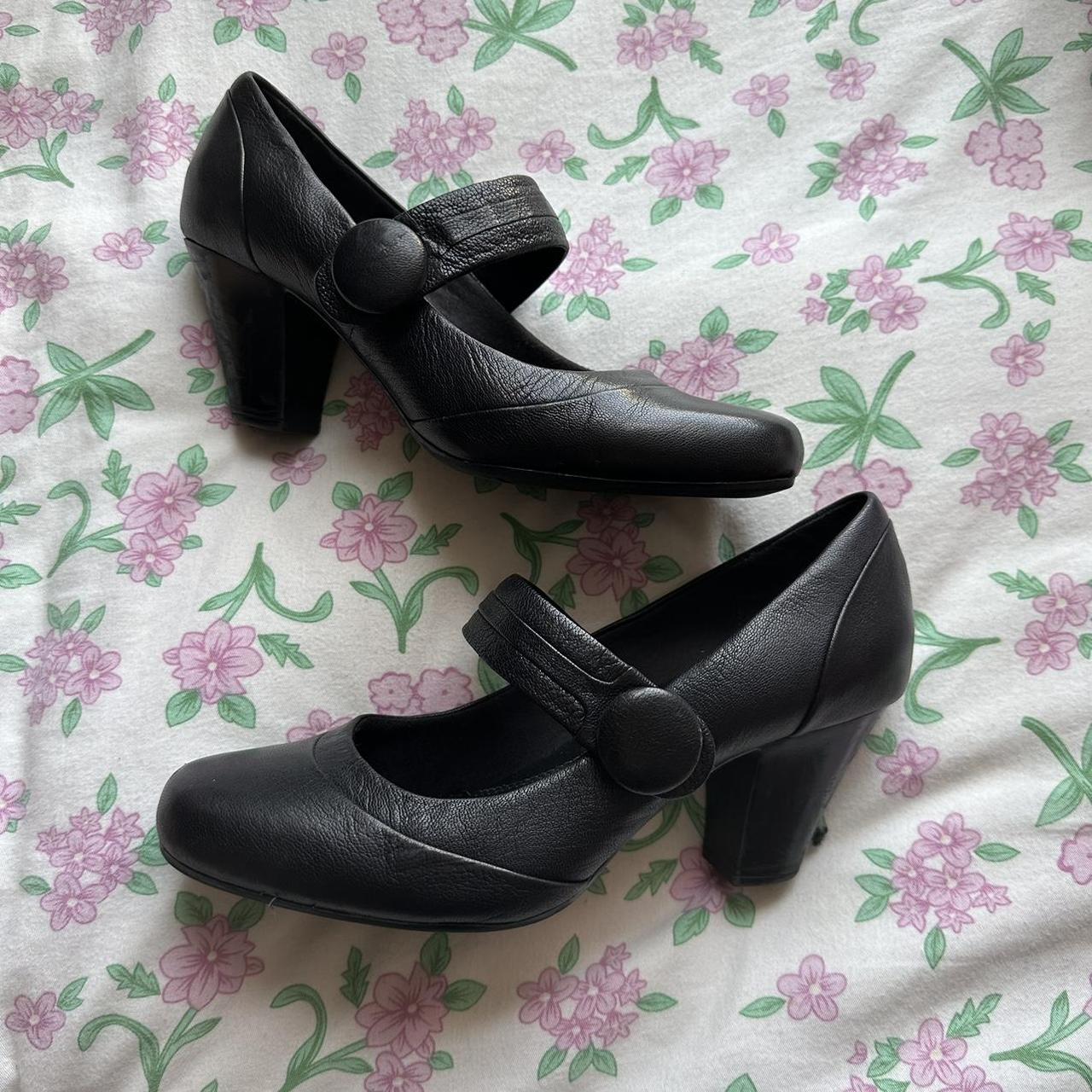 clarks mary jane heels