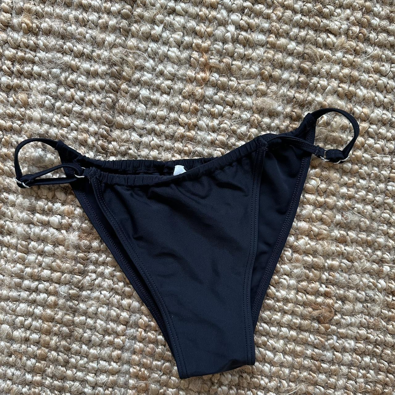 SNRKLBR scrunch bottoms Size M but adjustable - Depop