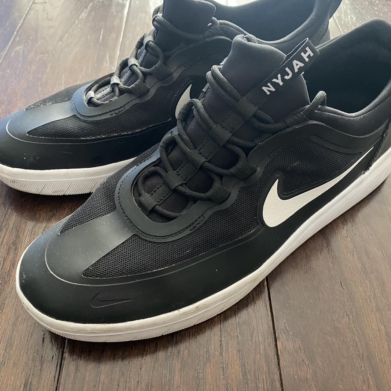 Nike Men's Black and White Trainers | Depop