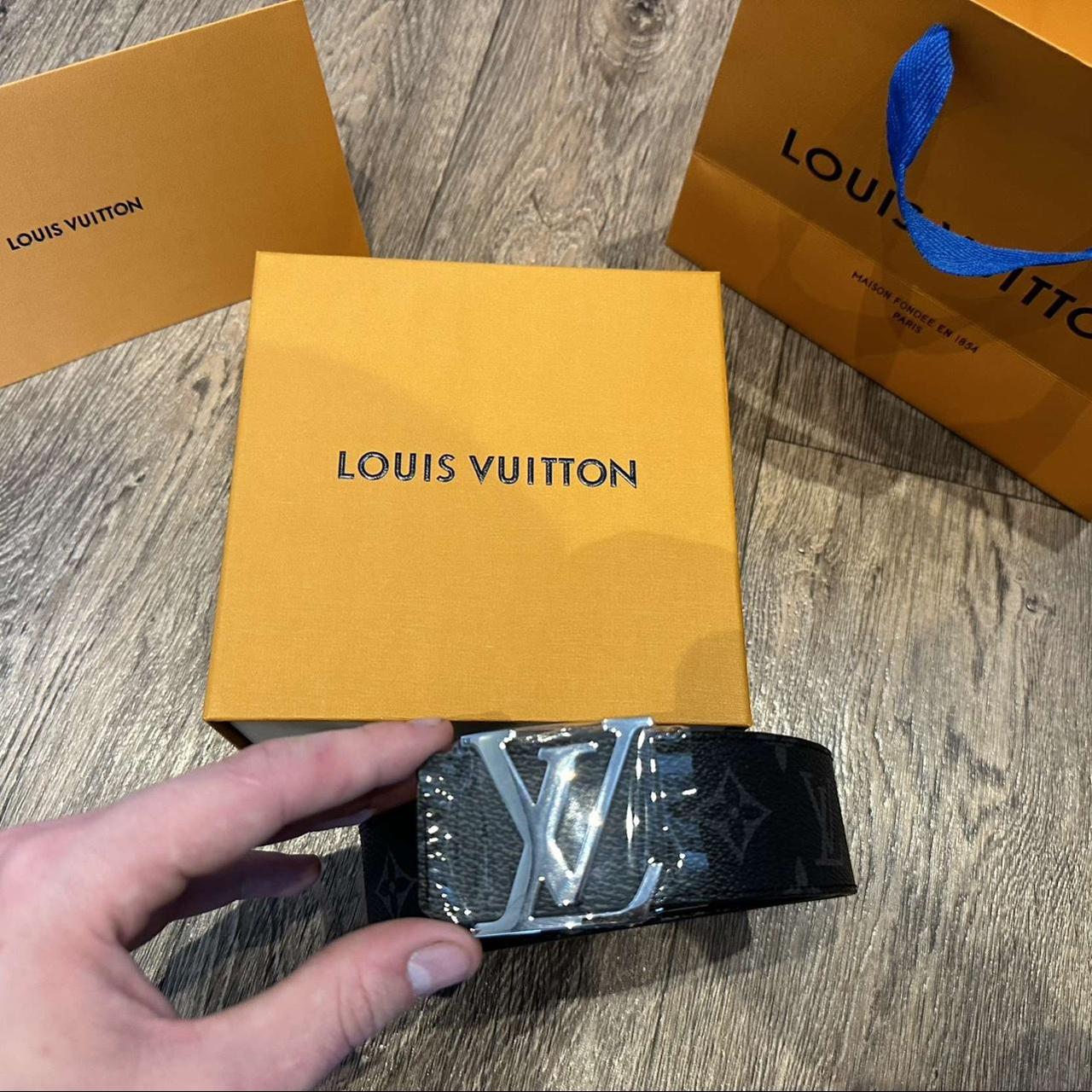 White Reversible Louis Vuitton belt Size 42 Used - Depop
