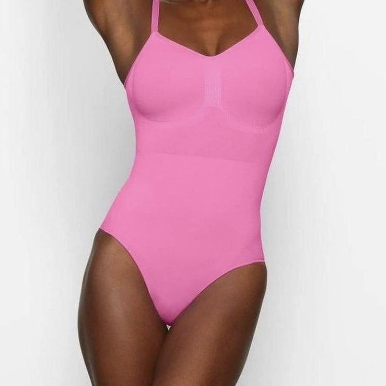 SKIMS SHAPEWEAR BODYSUIT!💞 SIZE S/M - skims | Depop