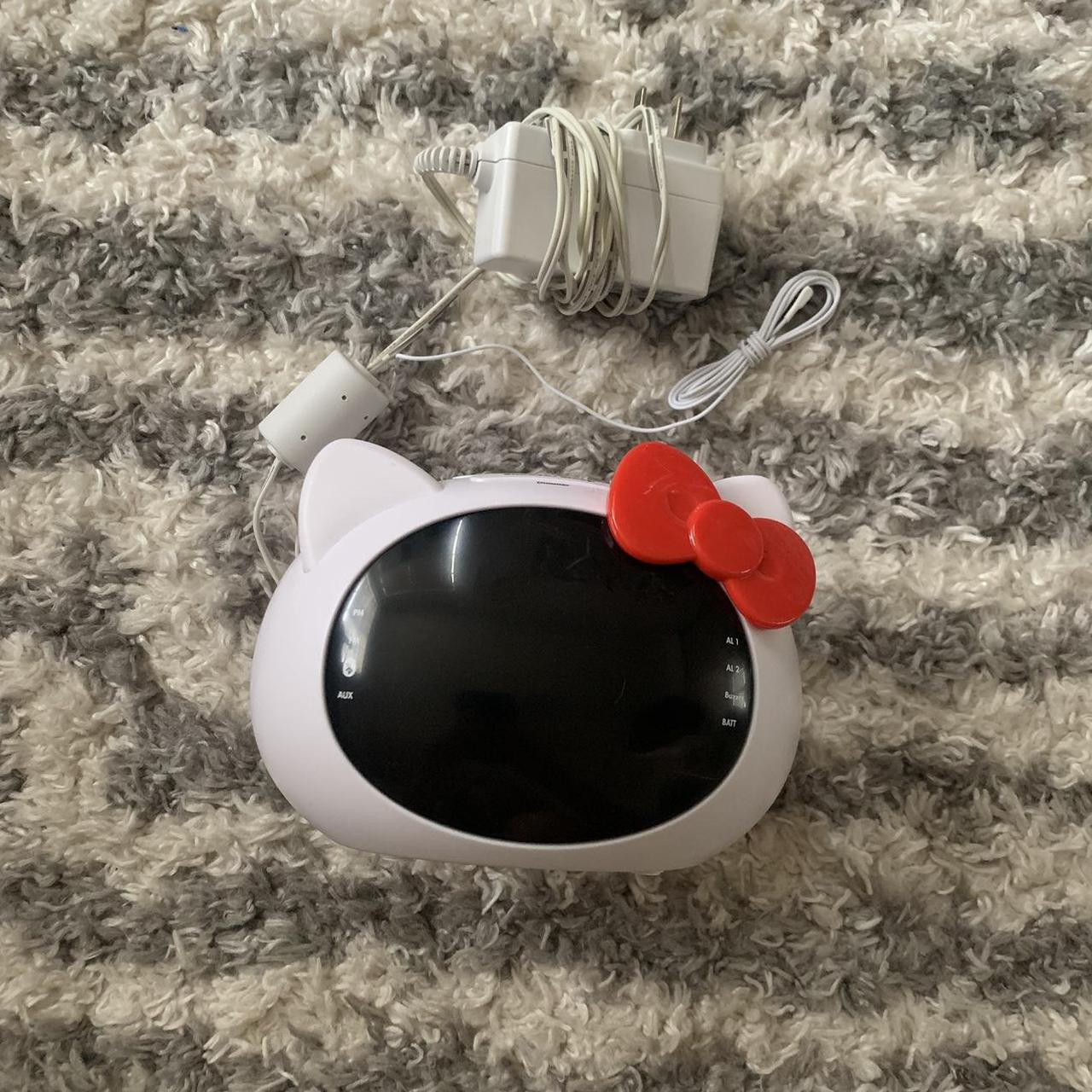 HELLO KITTY ihome clock&radio no info... Depop