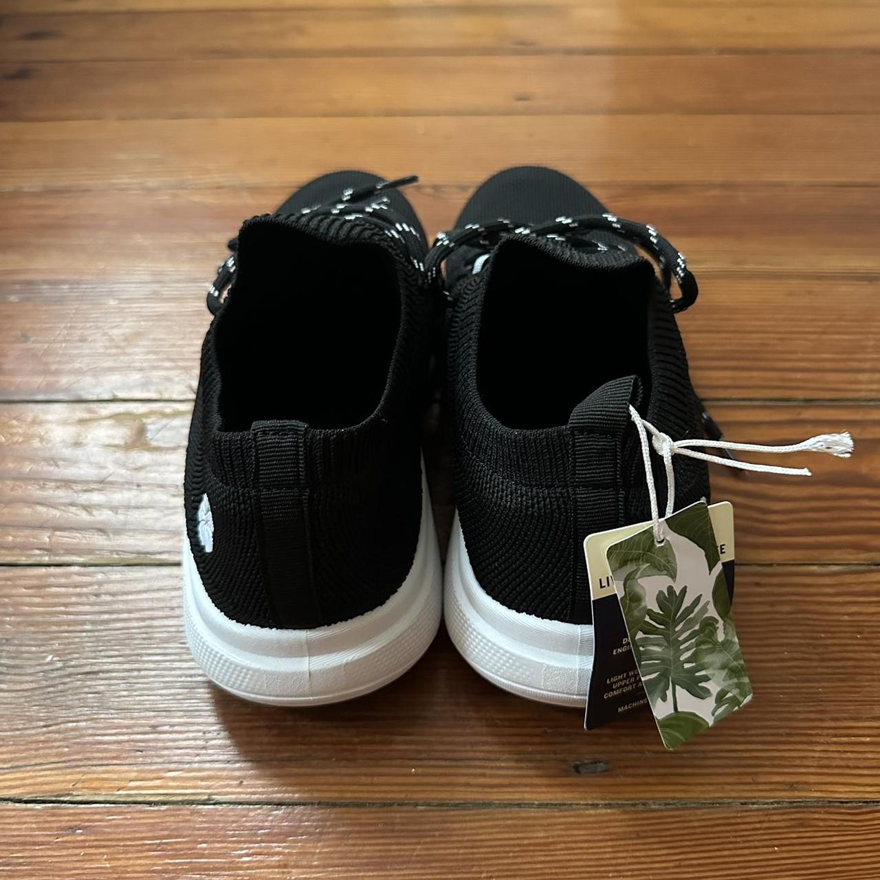 Tommy Bahama Women's Black and White Trainers (6)