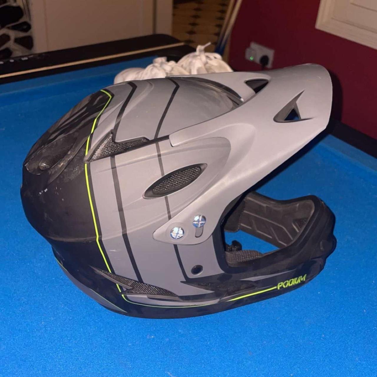 Démon Podium Full Face Bike Helmet Depop