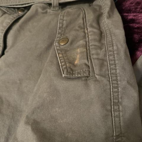 jcrew green cargo pants. size 2t whatever that means - Depop