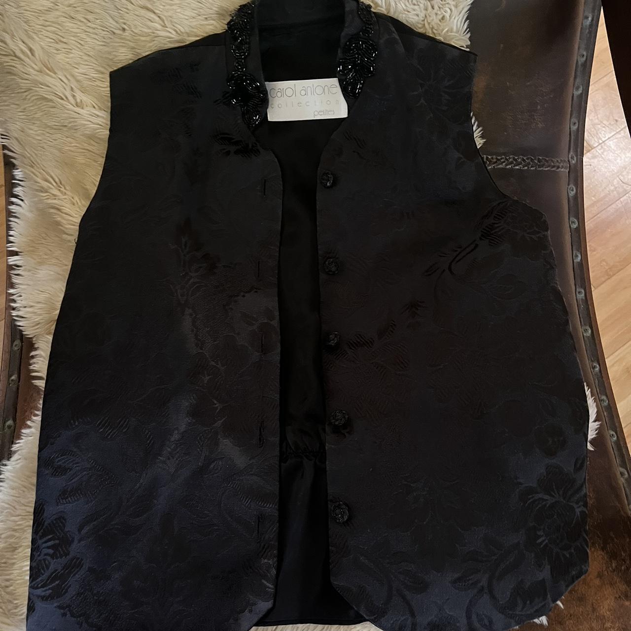 item listed by lilsvintagefinds1