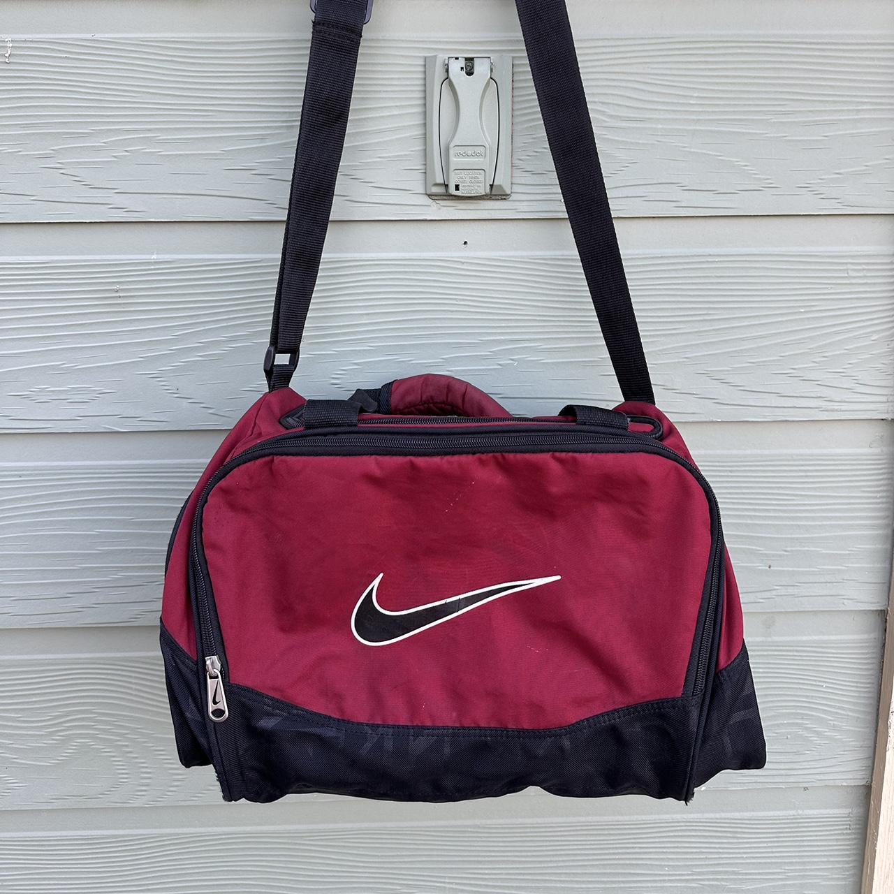 Y2K Nike duffle bag Flaws will be shown in pics... Depop