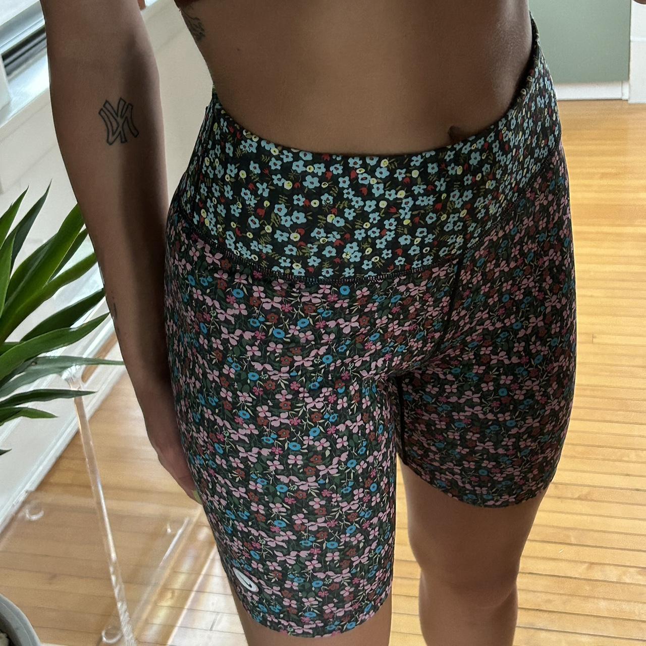 Floral biker-shorts - Depop