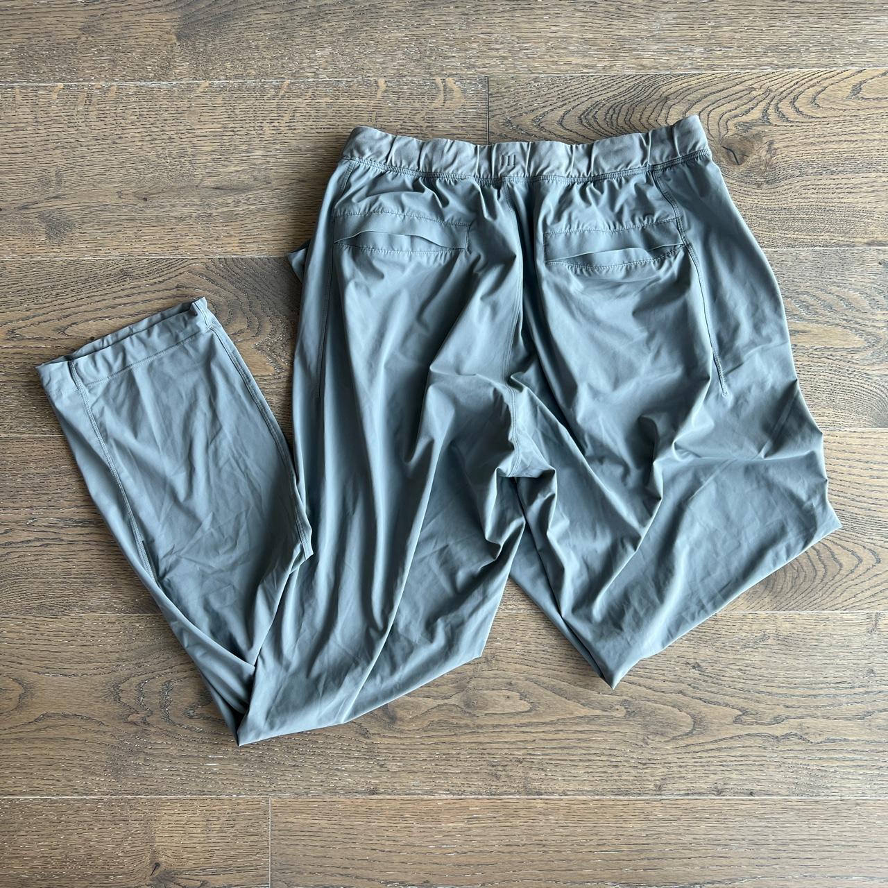 Lululemon Men's Grey Trousers (2)