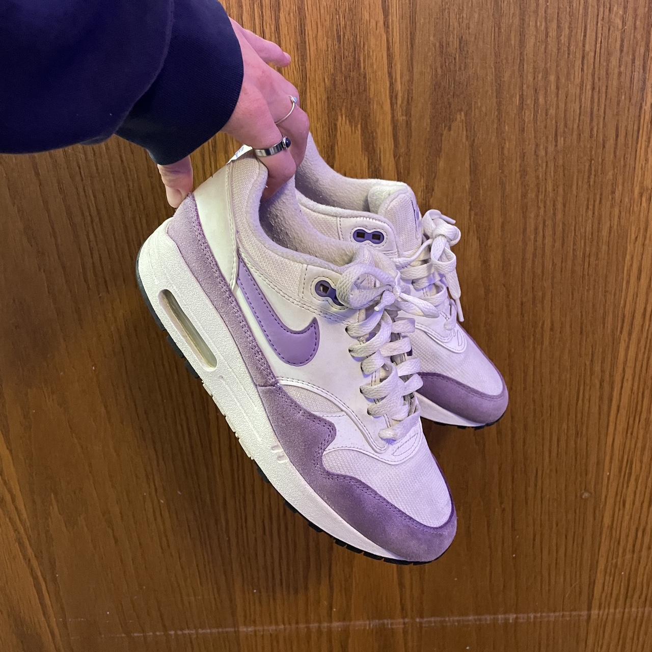 Air max outlet atomic violet