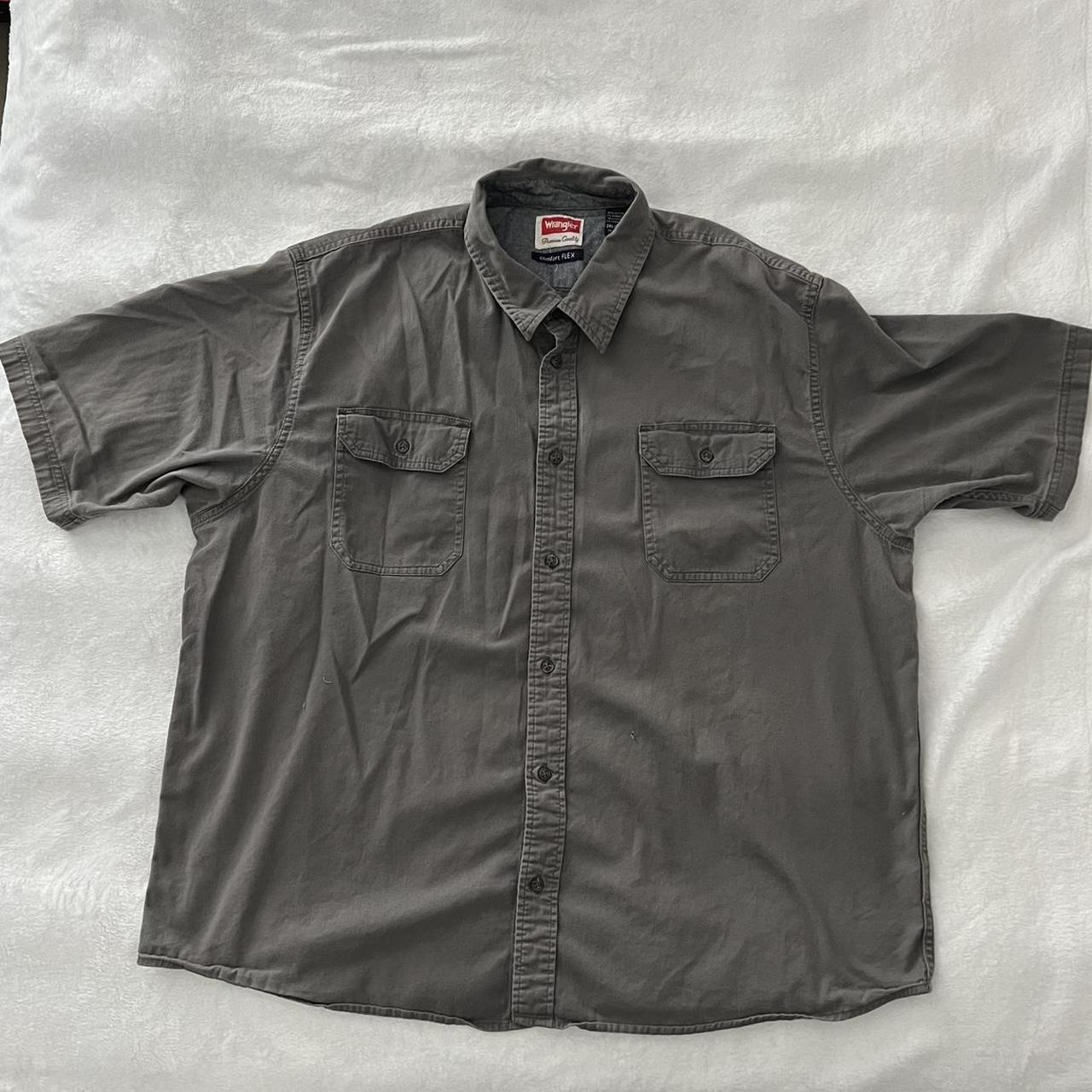 Wrangler dark gray button hotsell down shirt