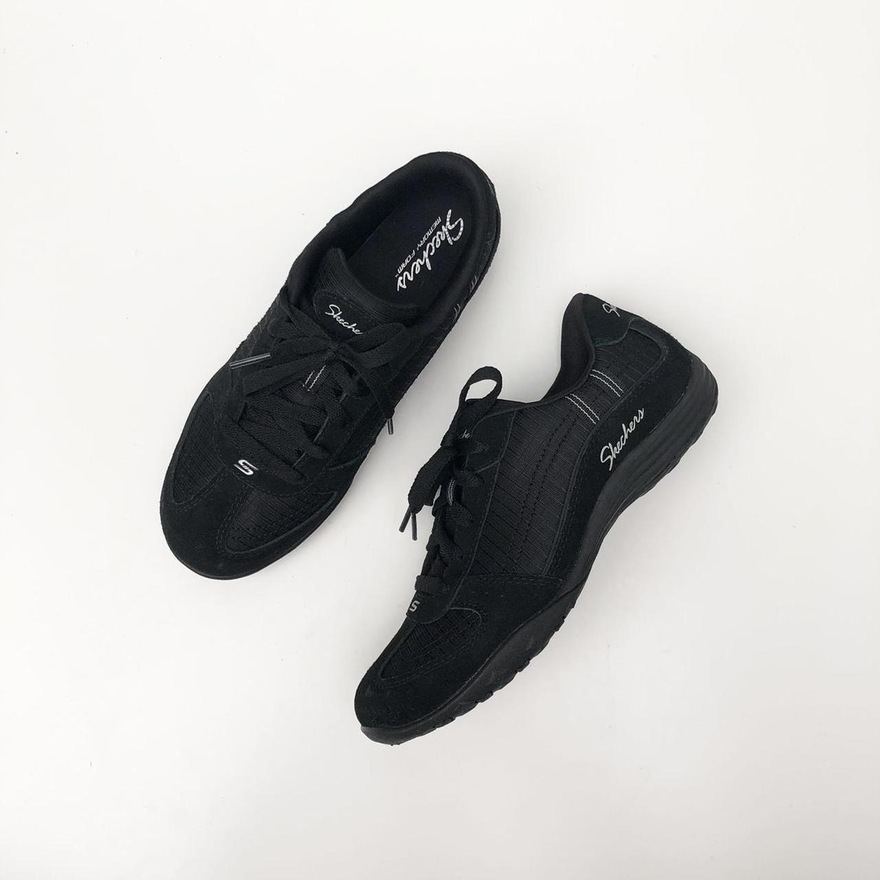 Black skechers best sale size 4