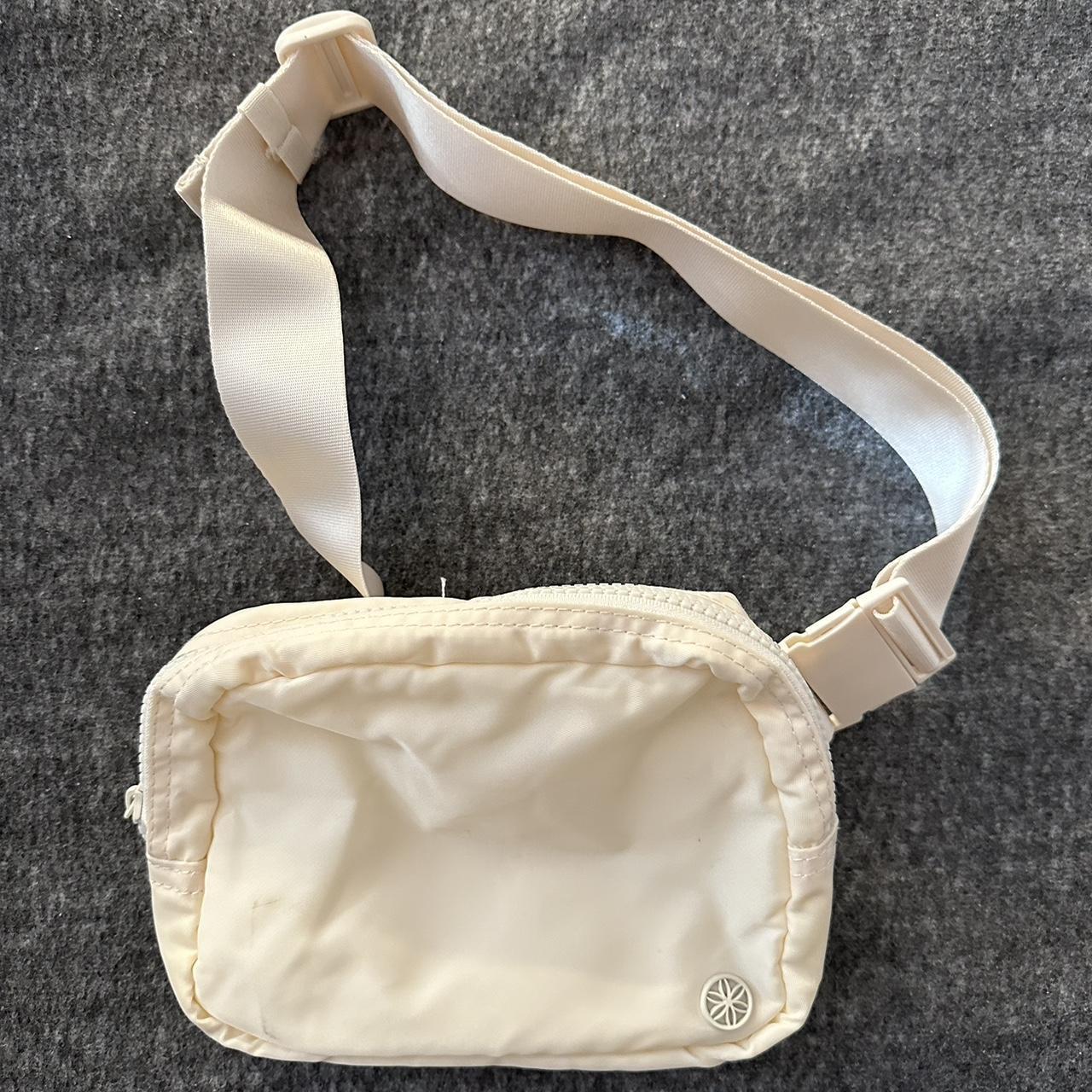 “Cream Belt Bag” ⋆˙ Brand: GAIAM ╰ ￫ $7 ╰ ￫ it... - Depop