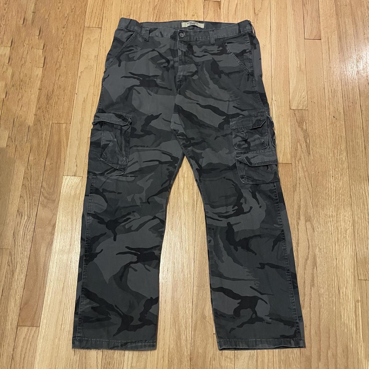 Men’s Black Wrangler Camo Cargo Pants Size... - Depop