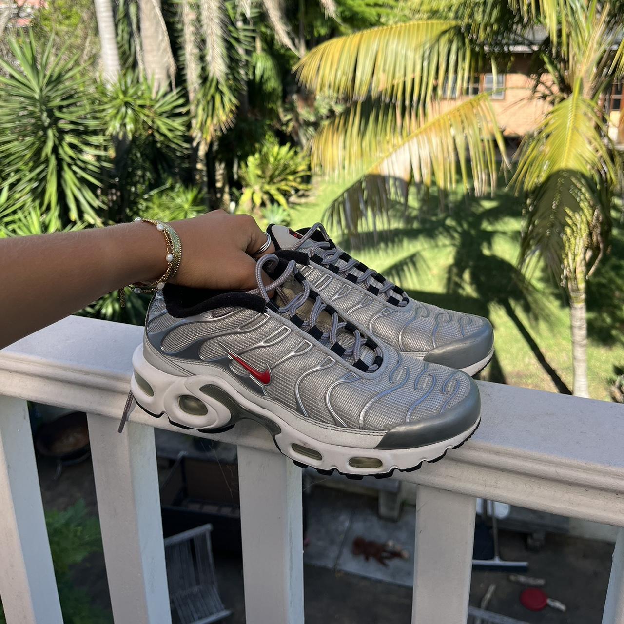 tns black and grey