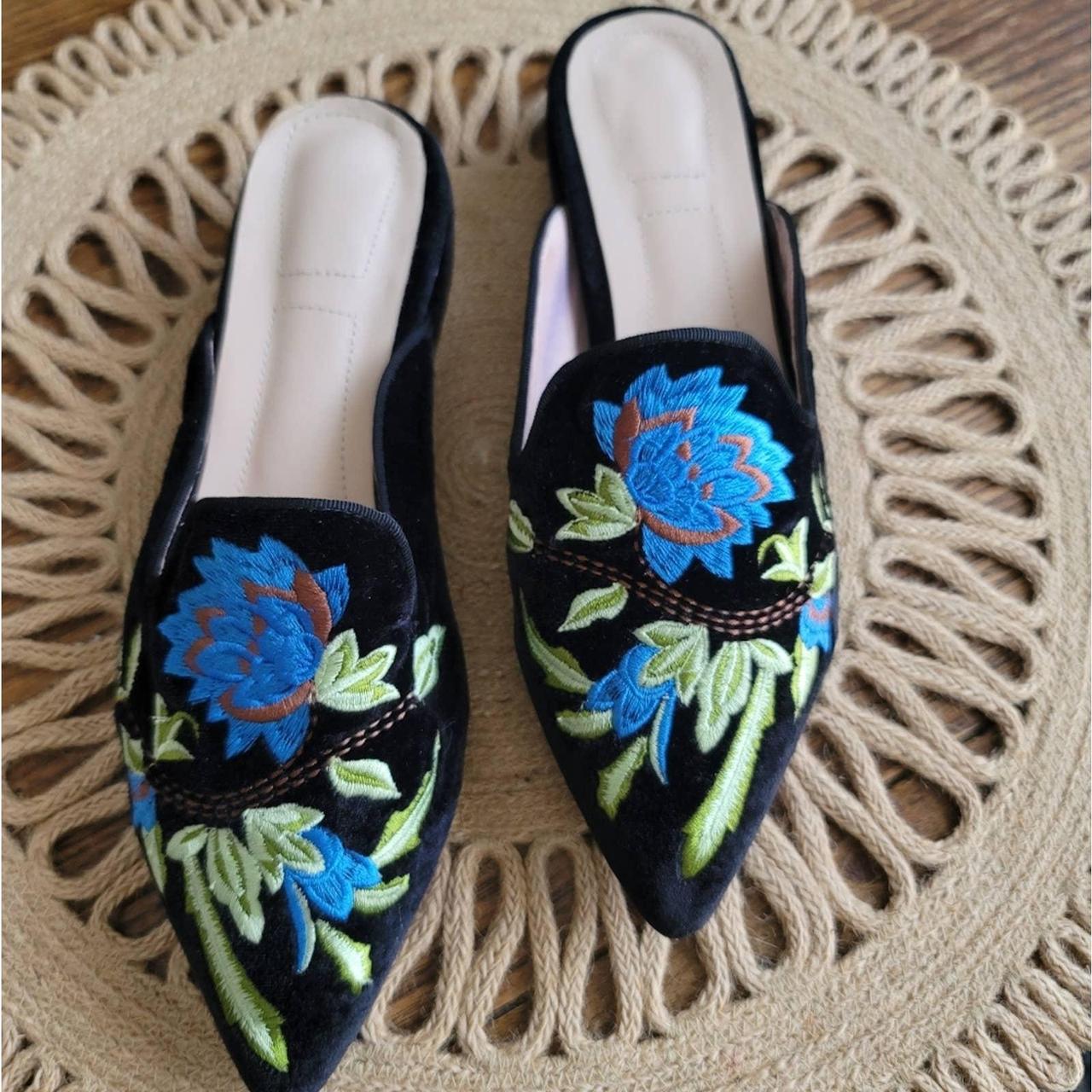 Simliar style as the Alberta Ferretti Black