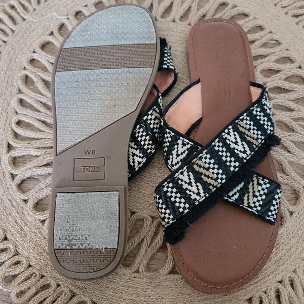 Toms black geometric hot sale women's viv sandals