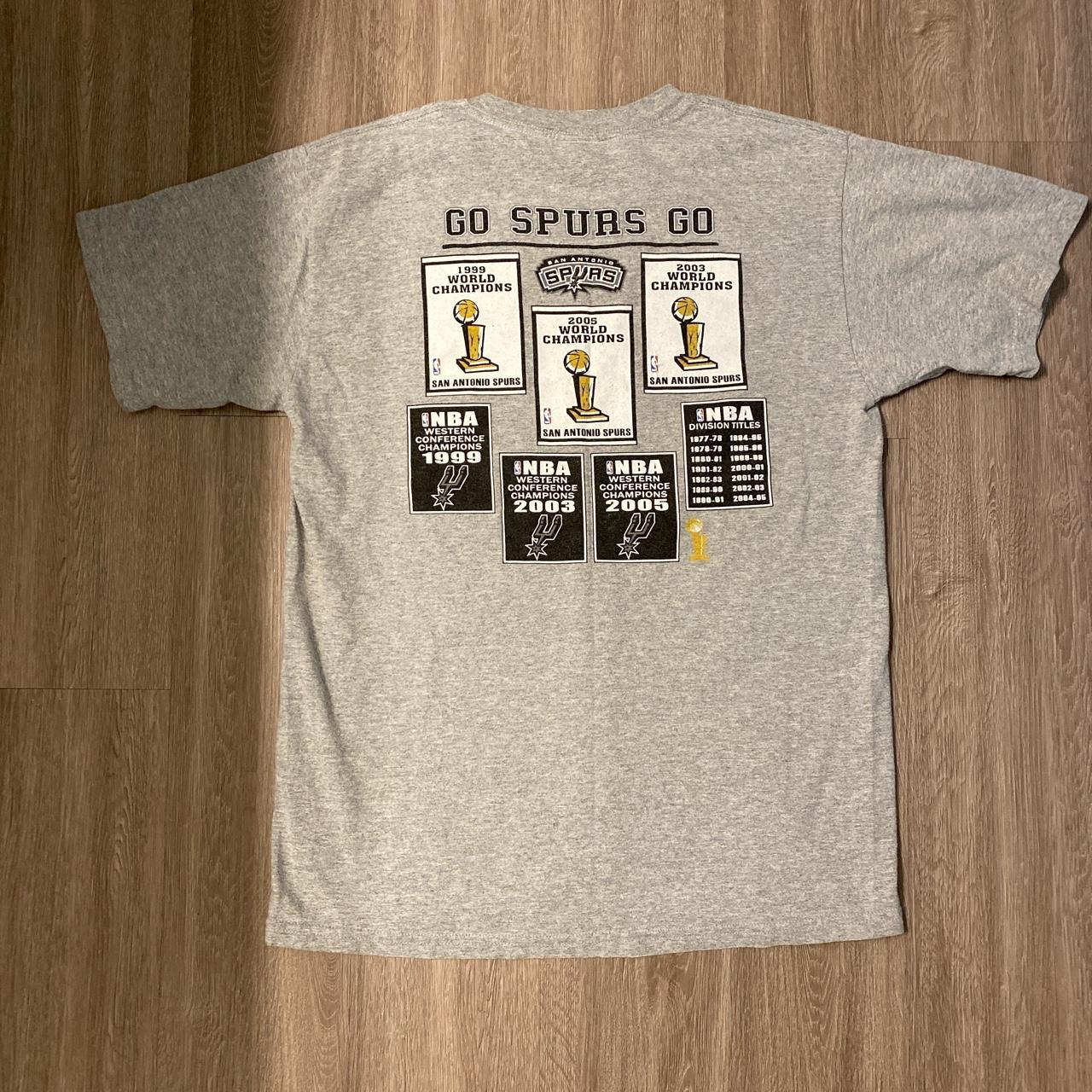 NBA Men's Grey and Black T-shirt (2)