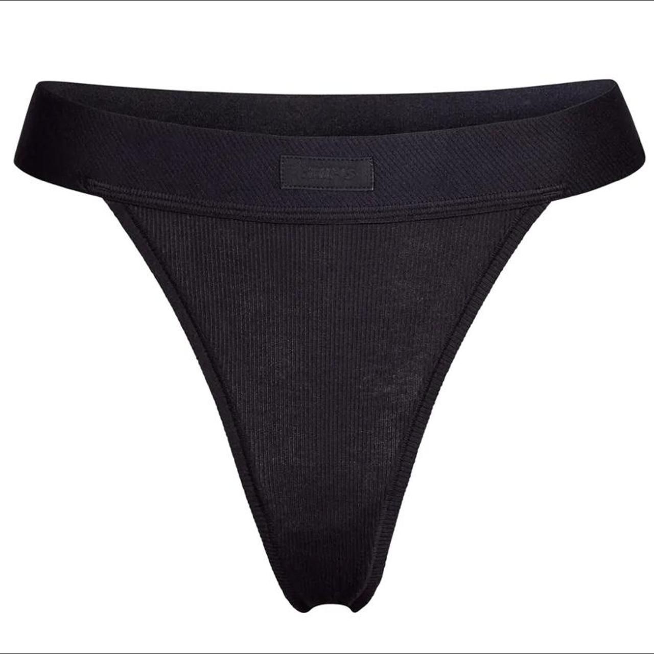 Skims Women's Black Panties Depop