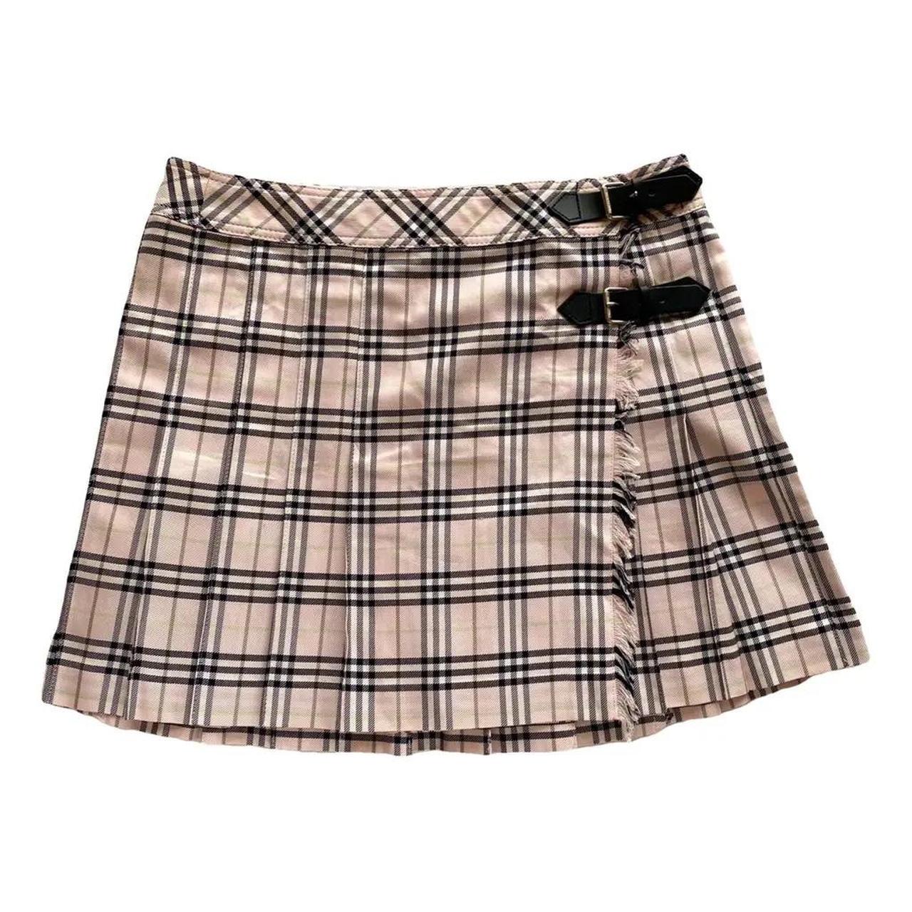 Burberry mini-skirt - Depop