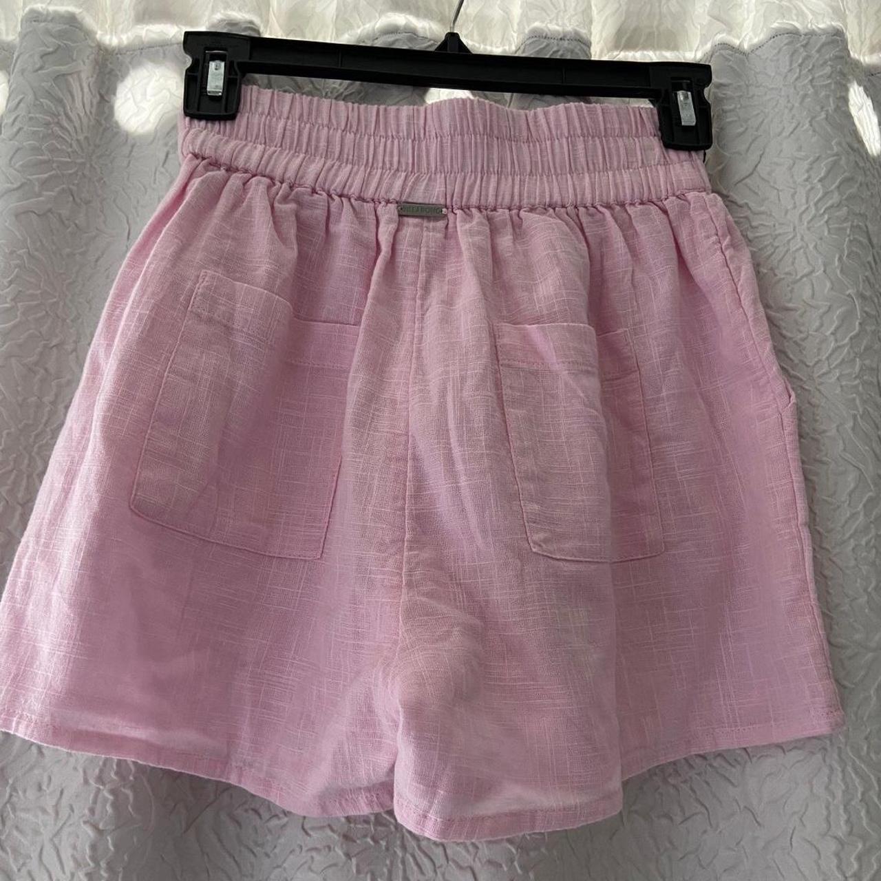 Billabong Women's Pink Shorts (2)