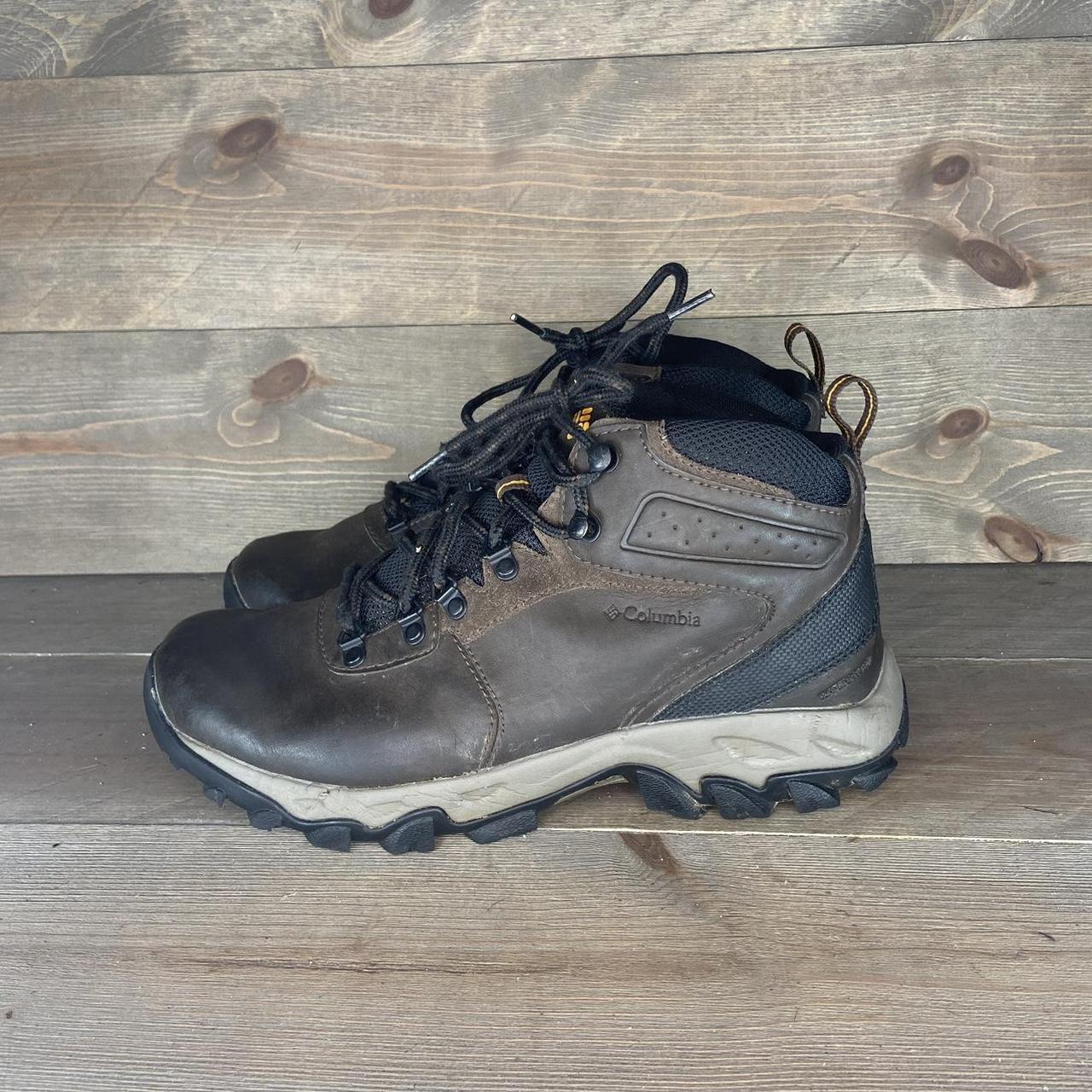 Columbia Newton ridge plus 2 waterproof hiking boots... - Depop