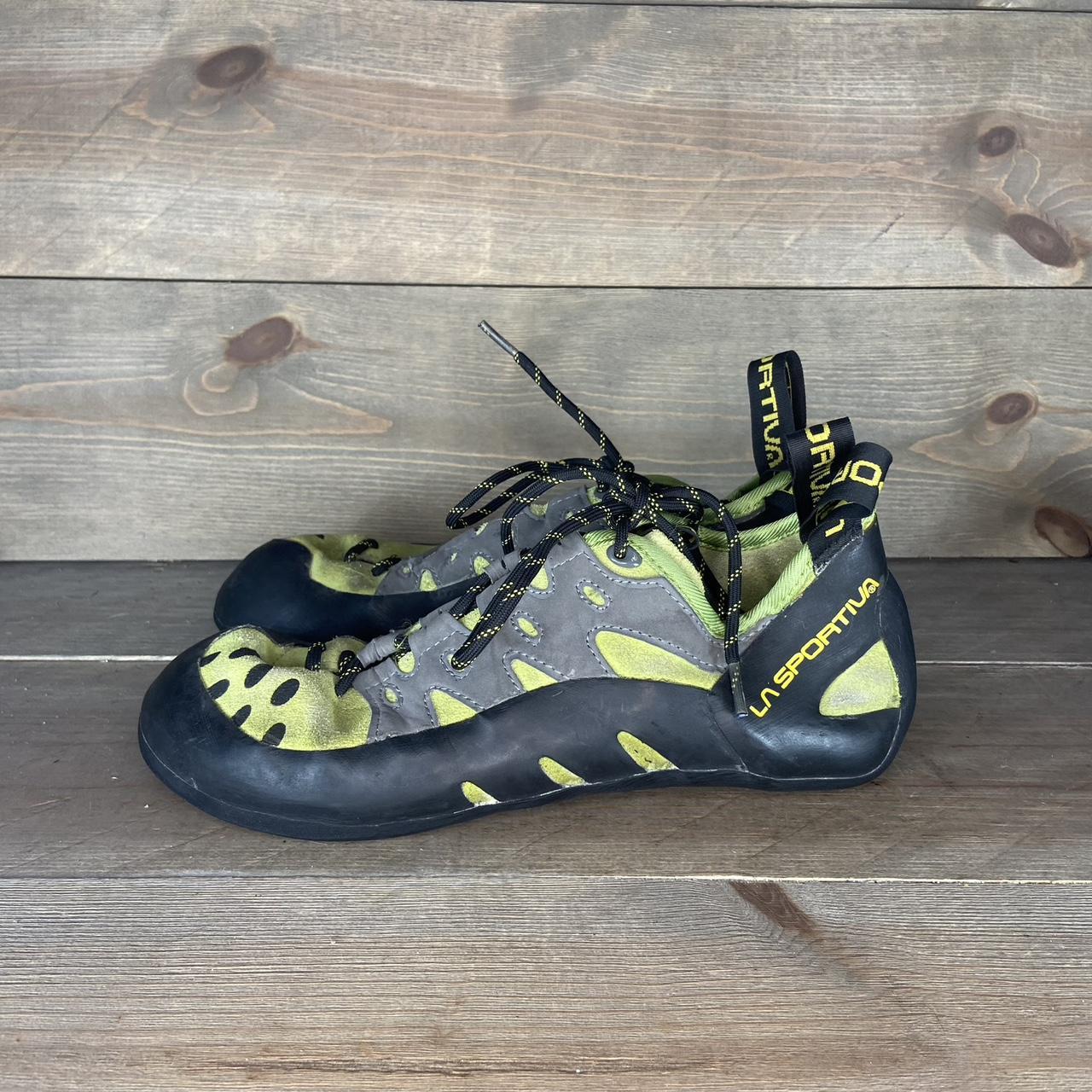 La Sportiva Men's Green and Black Footwear | Depop