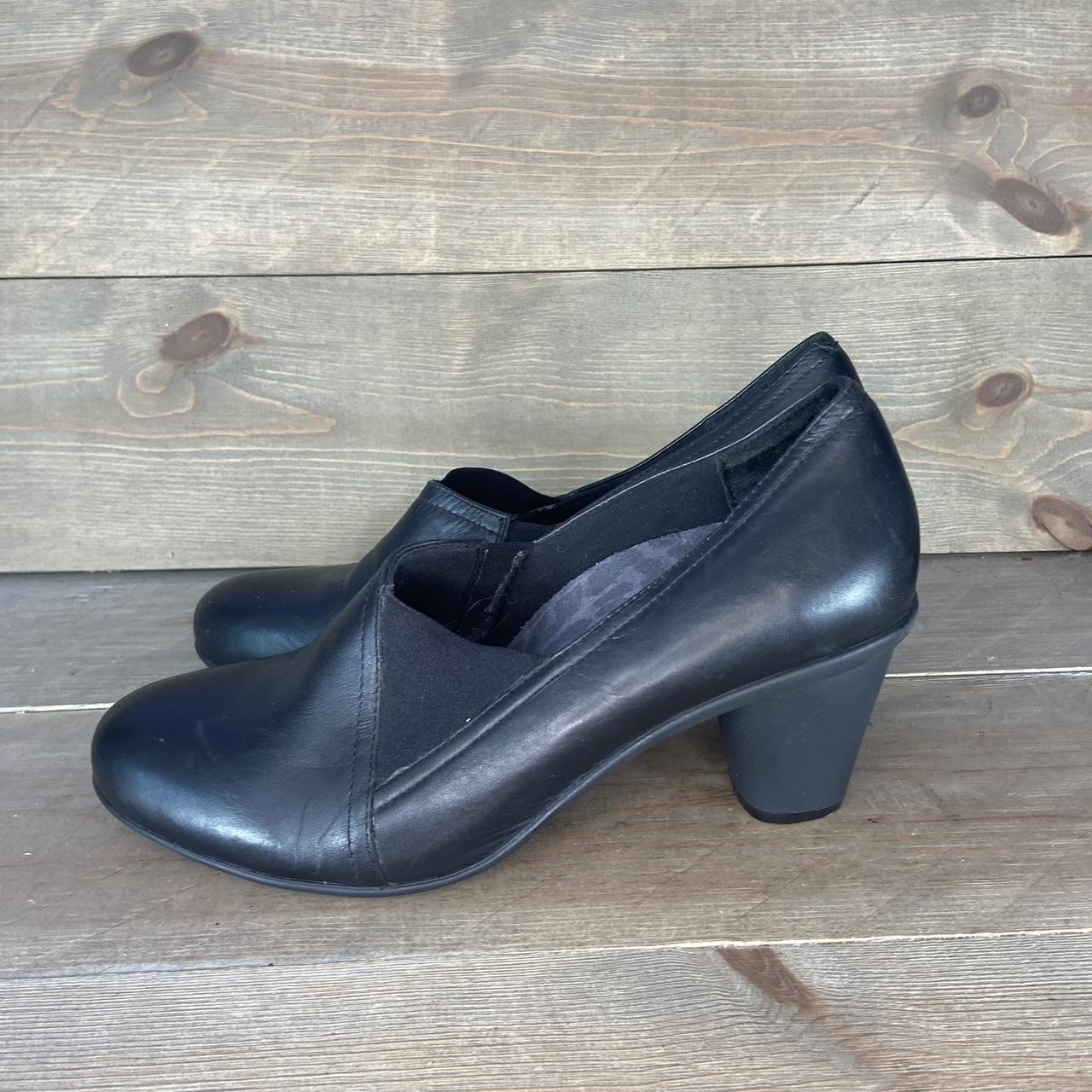 Vionic black hot sale heels