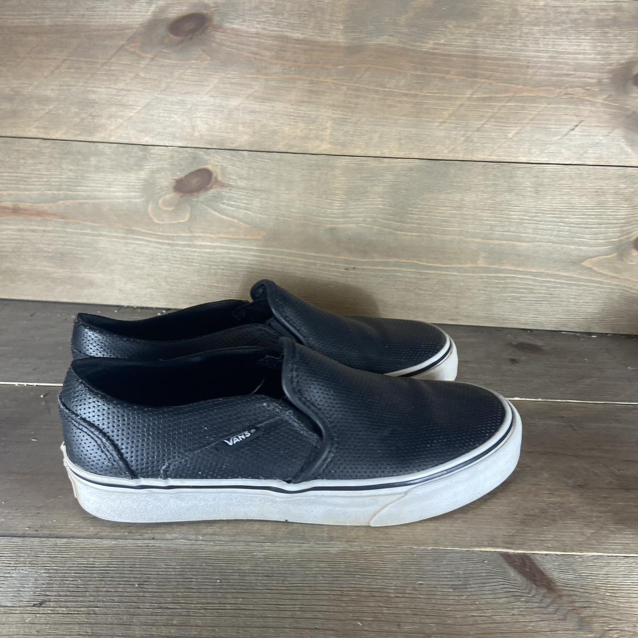 Vans classic slip on womens size 7 shoes black