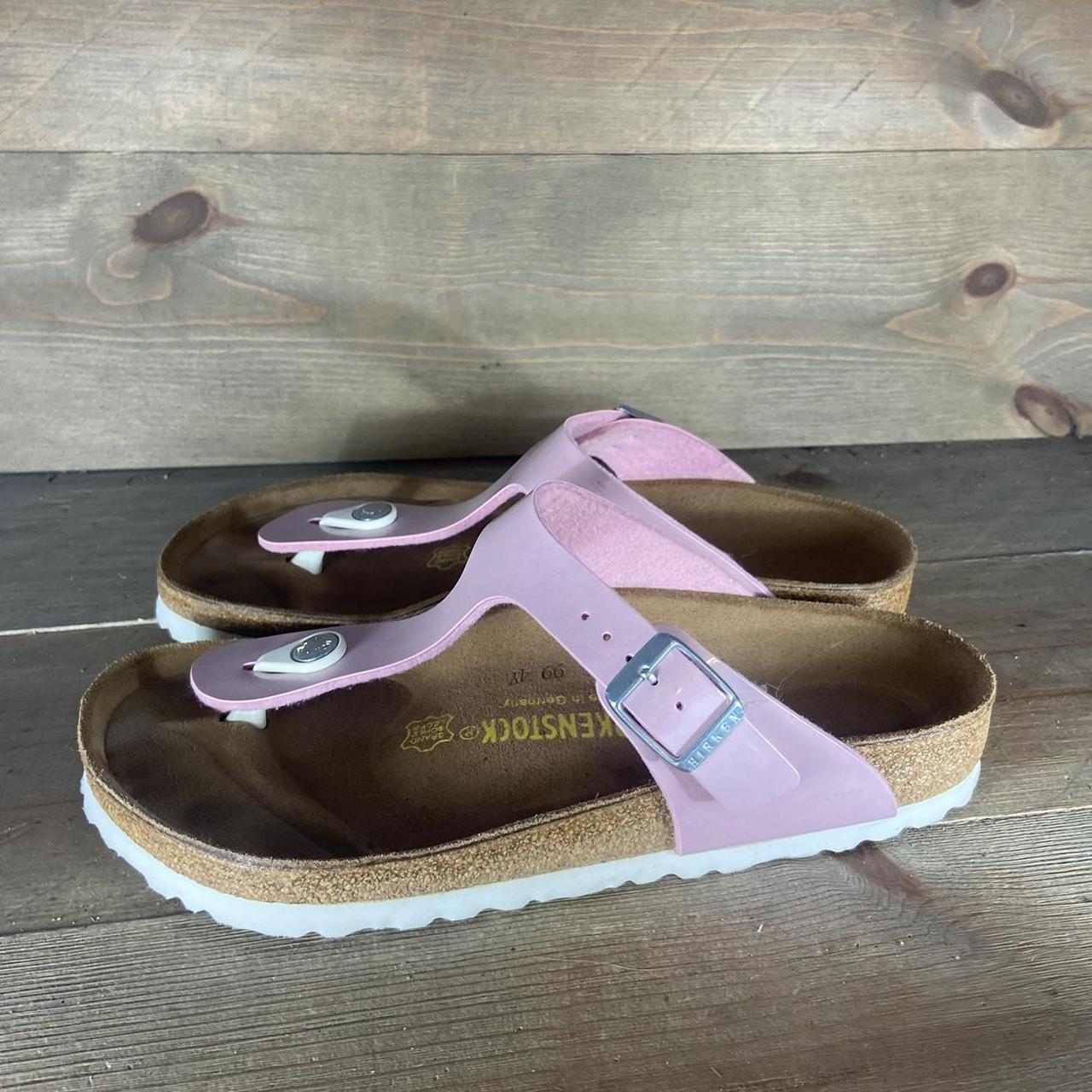 Pink gizeh birkenstocks on sale