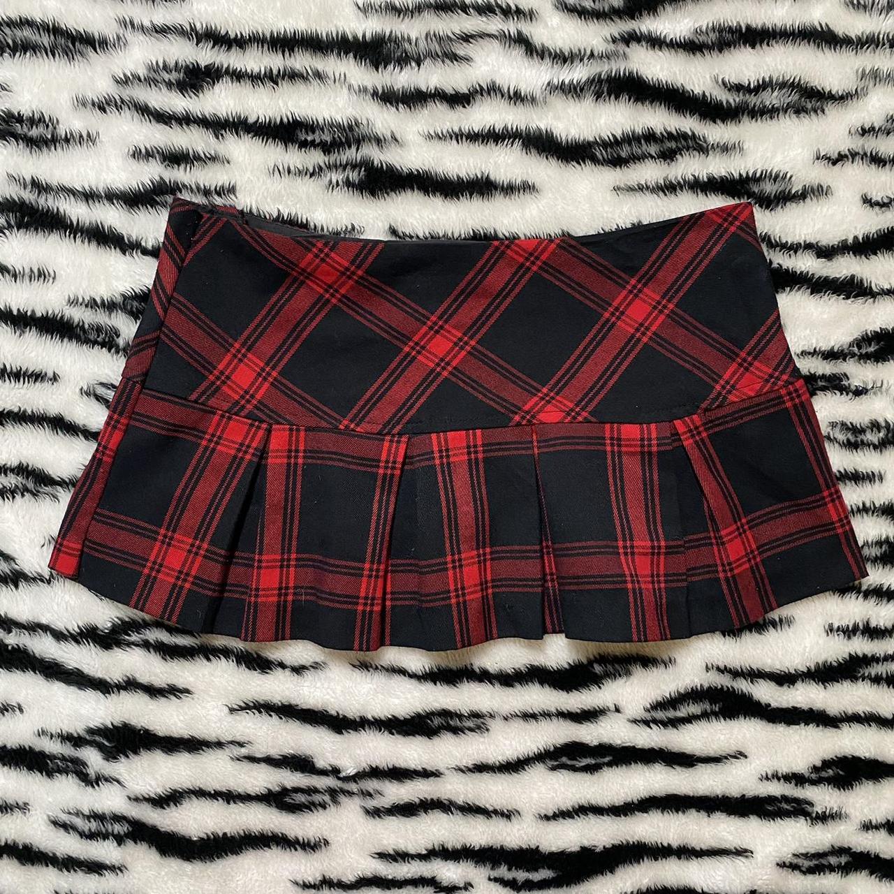 In The Style Women's Red and Black Skirt | Depop