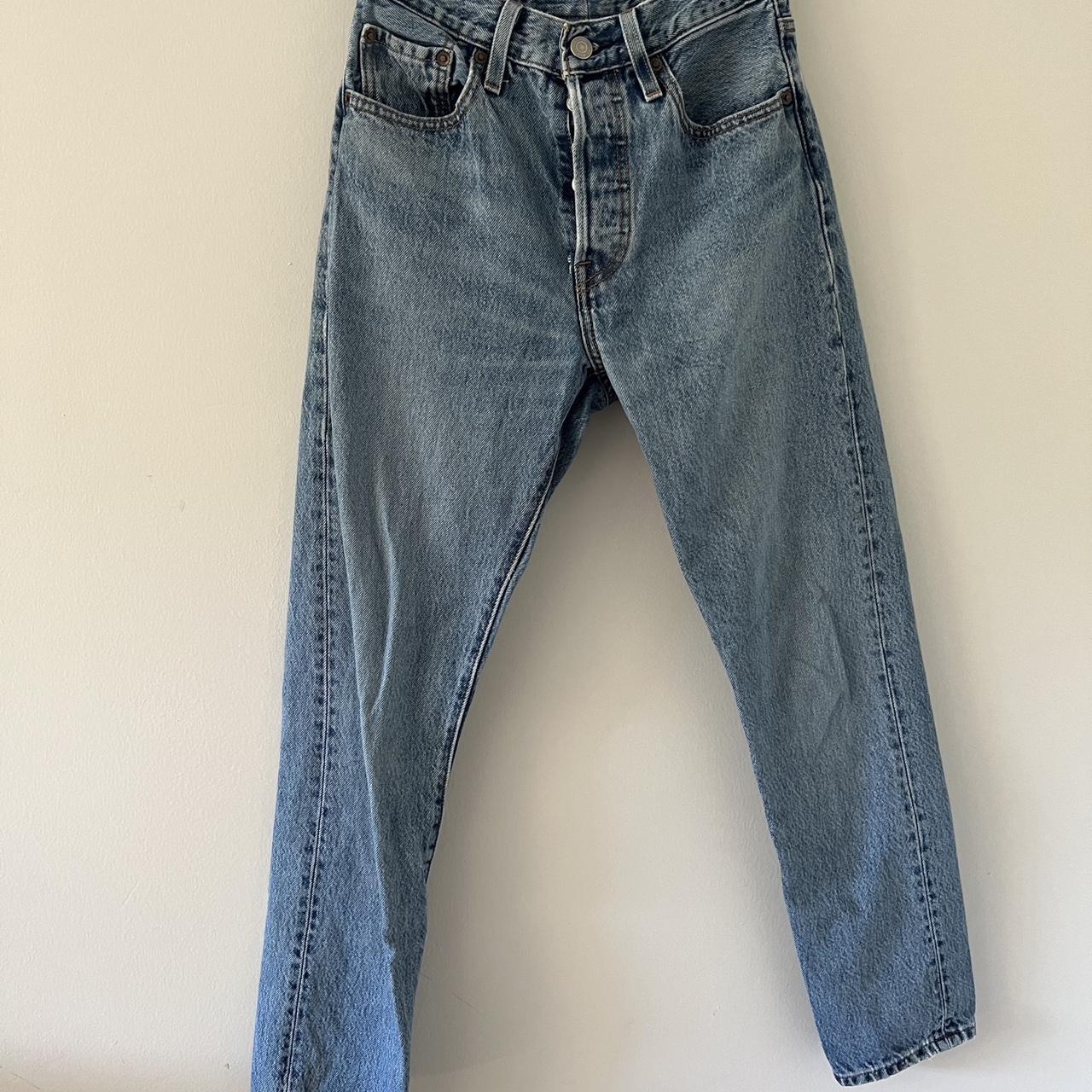 Levi’s High Waisted Jeans Size 25, would best fit... - Depop